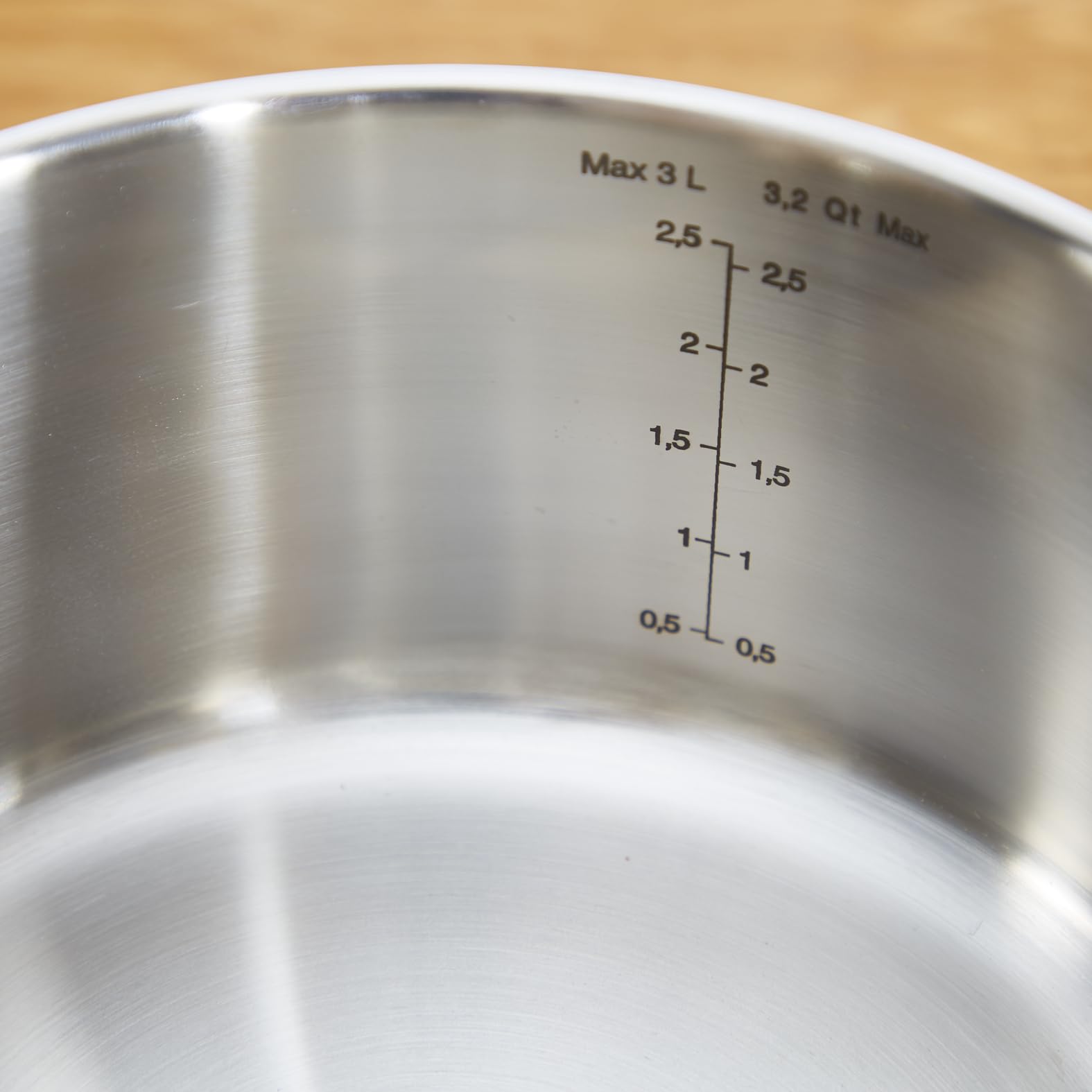 T-Fal 24cm 4.7L Stainless Steel Stockpot with Glass Lid & Steam Vent - Silver | Large Cooking Pot for Soups, Stews & Pasta | Induction Compatible Dutch Oven for Home & Restaurant Use