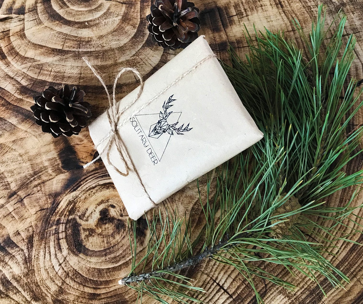The Last of Us Part II Leather Wallet for Men - Ellie's Tattoo Design Custom Handmade Gift for Gamers, Husband, Boyfriend | Durable Mens Wallet for Everyday Use & Gaming Conventions