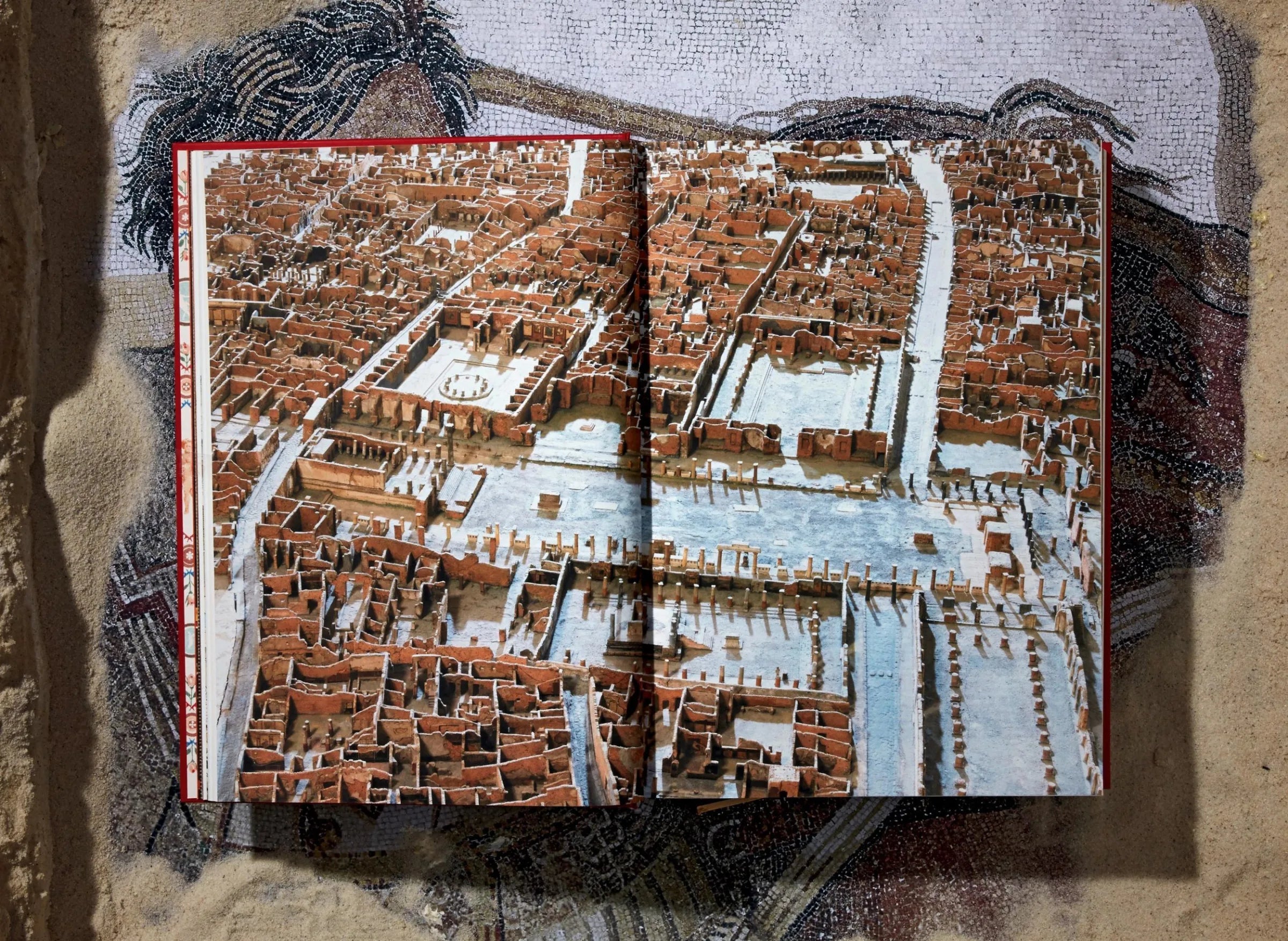 Fausto & Felice Niccolini - Houses and Monuments of Pompeii: Ancient Roman Architecture Book | Perfect for History Lovers, Archaeology Enthusiasts & Home Decor Inspiration