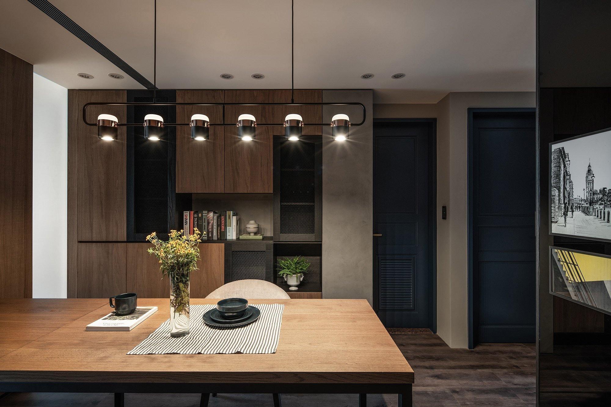 Adjustable Glass Pendant Light Fixture - Modern Dimmable Hanging Chandelier for Kitchen Island, Dining Room & Bedroom Lighting