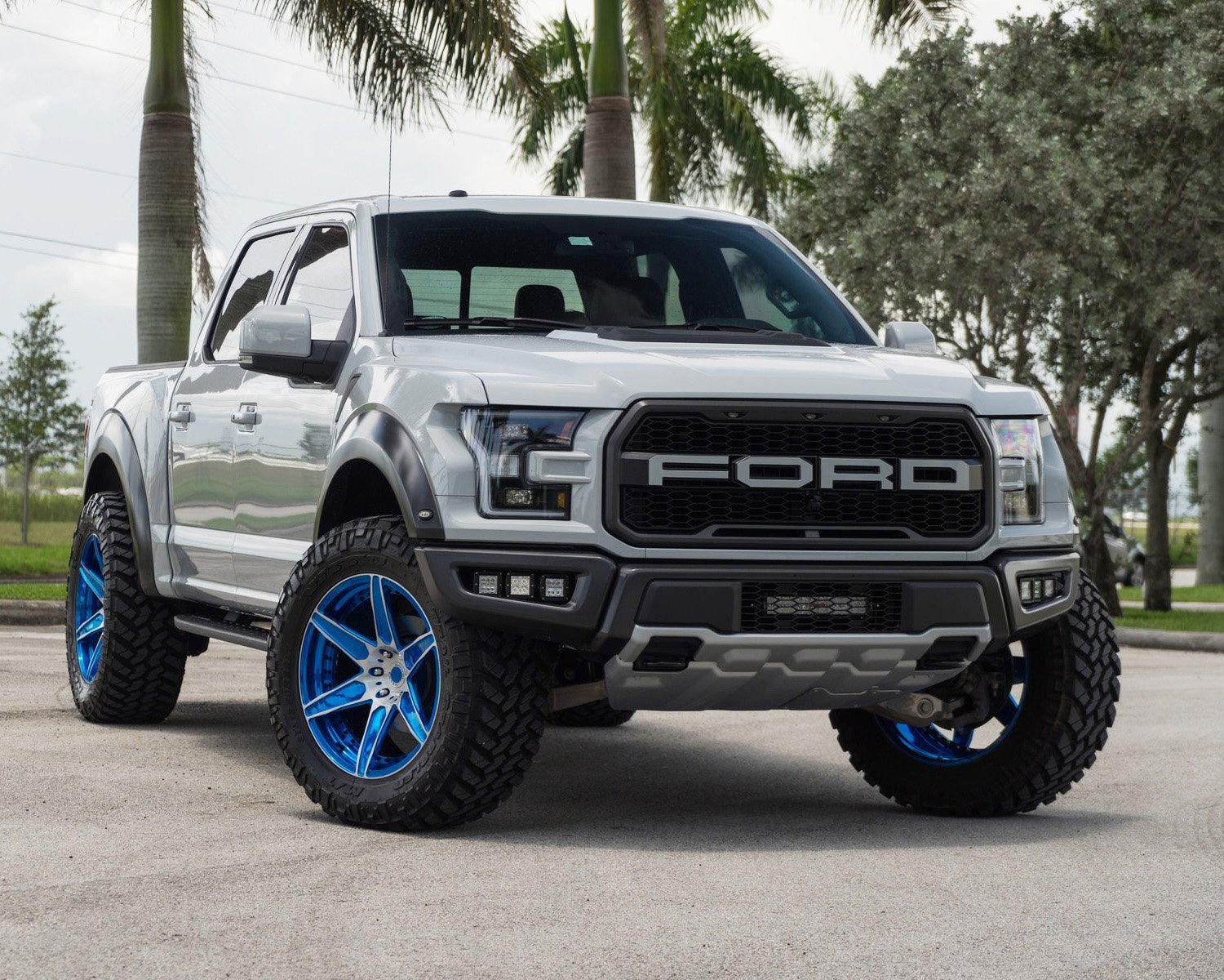 144W Triple LED Fog Light Kit with Lower Bumper Bracket & Wiring Harness for 2017+ Ford Raptor - Off-Road Adventure, Night Driving & Extreme Weather Visibility Upgrade