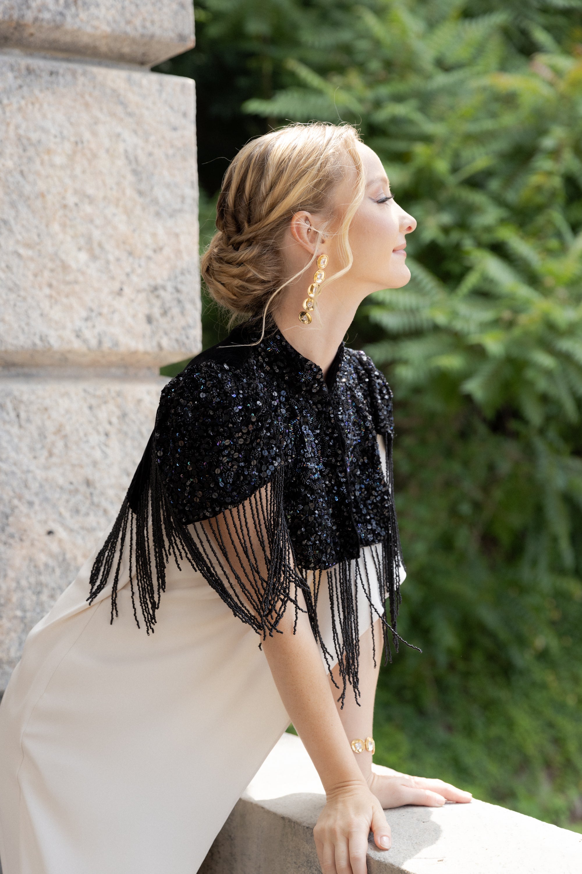 Elegant Velvet Floral Fringe Capelet Shawl - Women's Vintage Boho Shoulder Wrap for Weddings, Parties & Evening Events