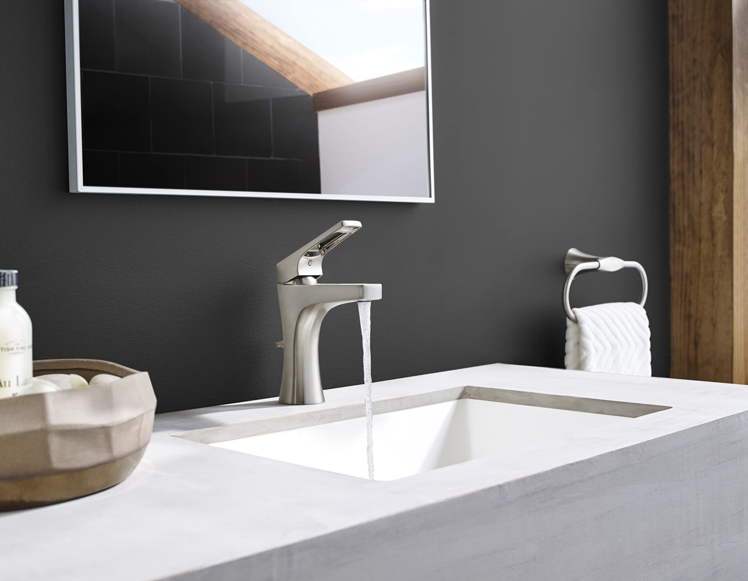 Pfister LG42-MF0C Polished Chrome Bathroom Faucet with Matching Accessories - Perfect for Modern Bathroom Renovations and Spa-Like Showers