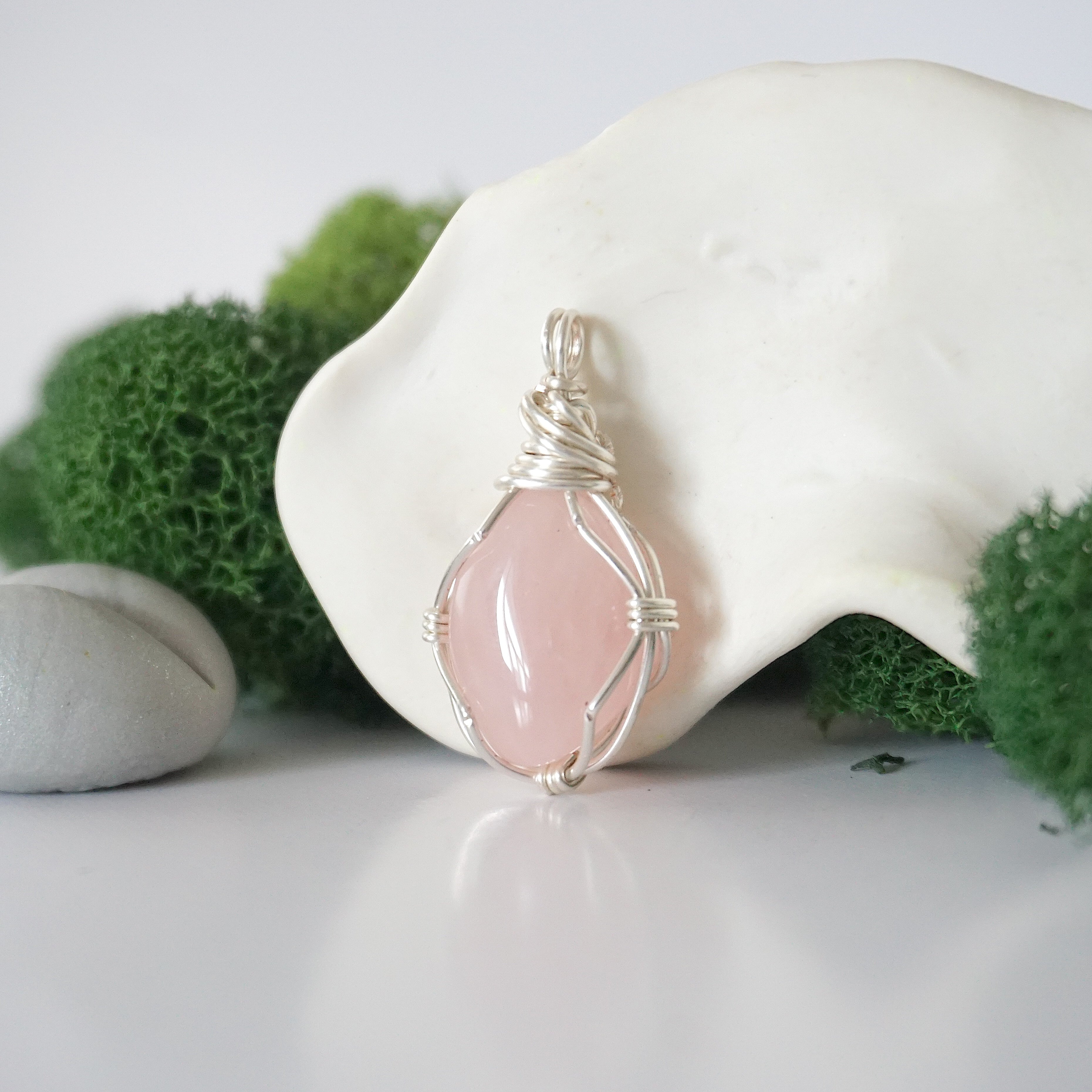 Simple Birthstone Necklace - Rose Quartz Crystal Pendant for Women | Elegant Jewelry Gift for Birthday, Anniversary & Valentine's Day | Perfect for Everyday Wear & Special Occasions