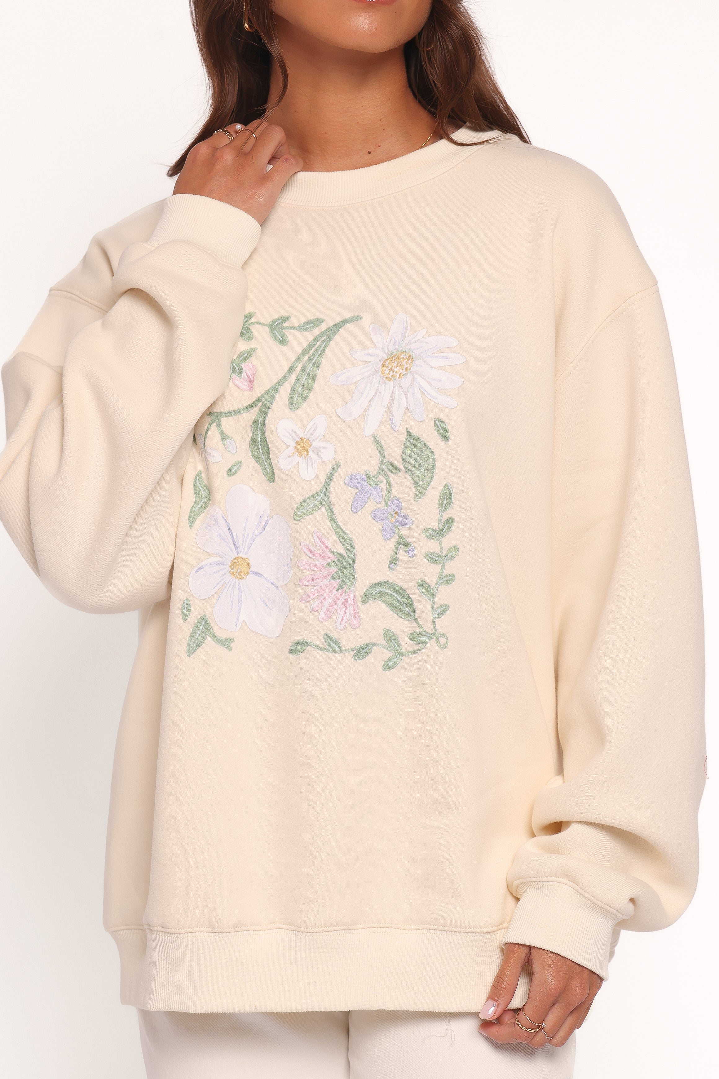 Stylish Cream Flower Garden Graphic Sweatshirt for Women | Trendy Casual Pullover for Spring Outfits, Coffee Dates & Weekend Errands