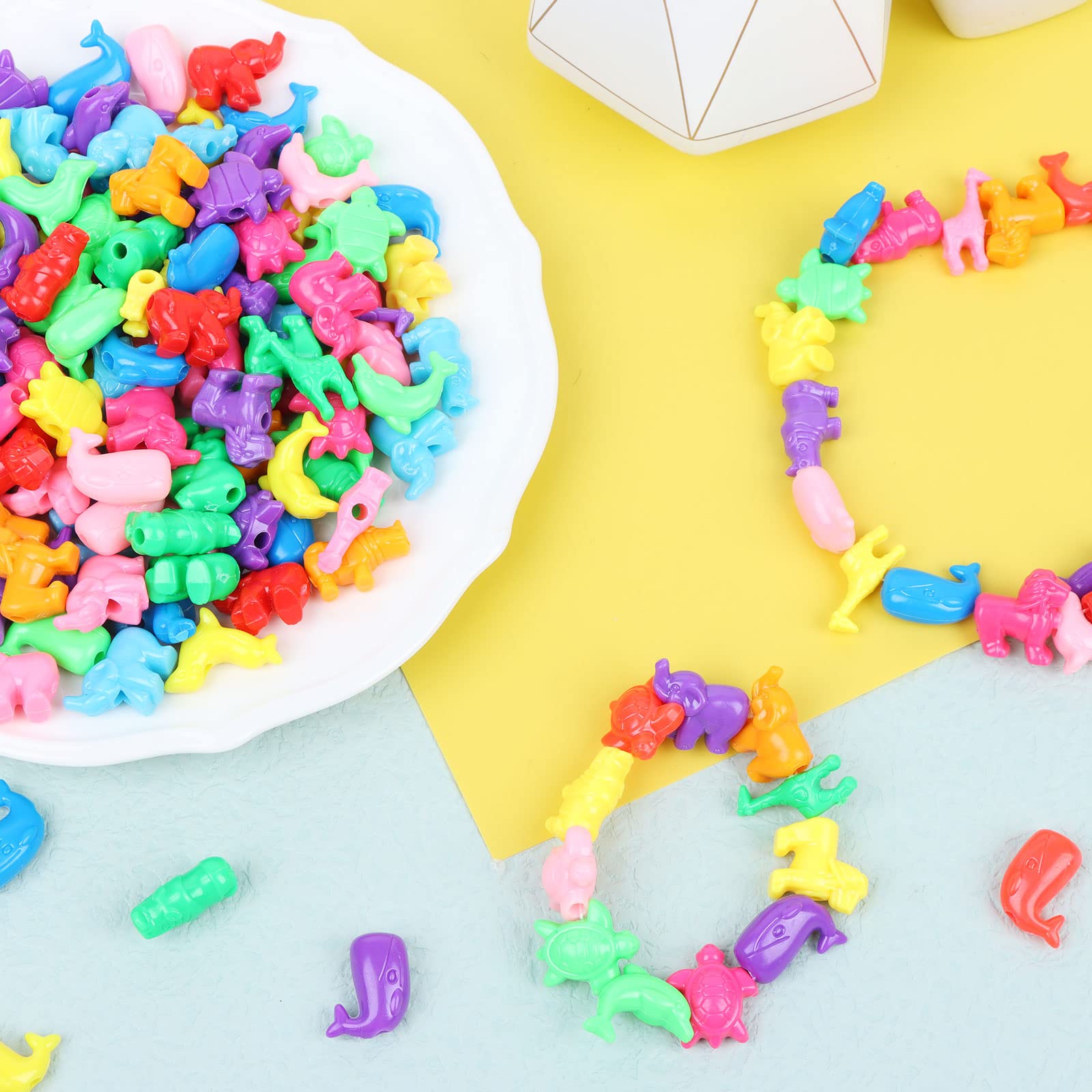 200 Pcs Mixed Animal Shaped Beads - Colorful Marine & Jungle Animal Spacer Beads for DIY Jewelry Making, Kids Crafts, Bracelets, Necklaces & Keychains - 1 Inch Plastic Craft Beads for Zoo Theme Party Favors & School Projects