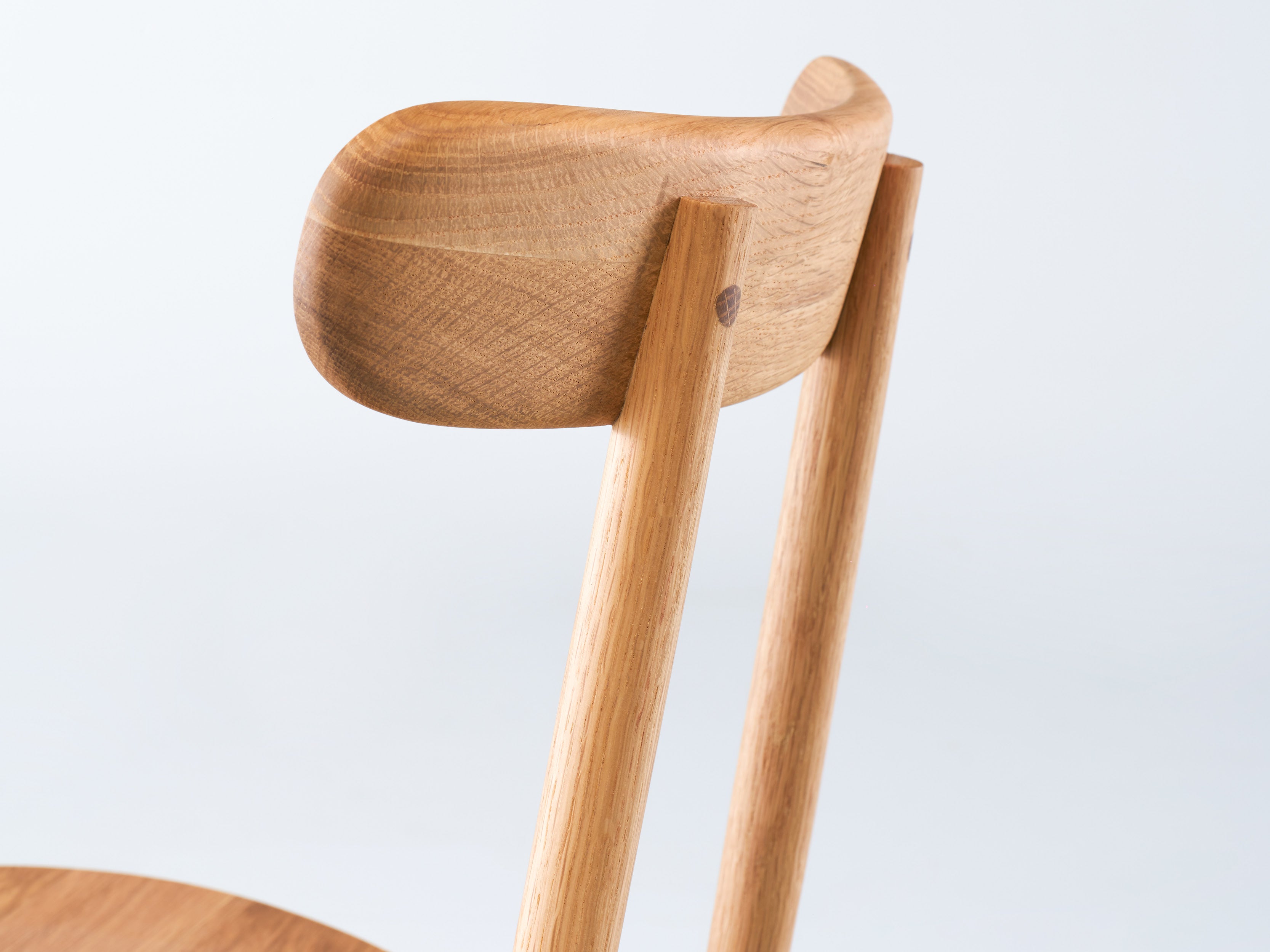 Modern Figura Dining Chair - Sturdy & Comfortable for Kitchen, Dining Room & Office - Elegant Home Decor & Seating Solution