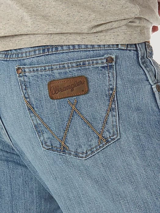 Wrangler Men's Retro Relaxed Fit Bootcut Jeans - Classic Comfort for Casual Wear & Everyday Style