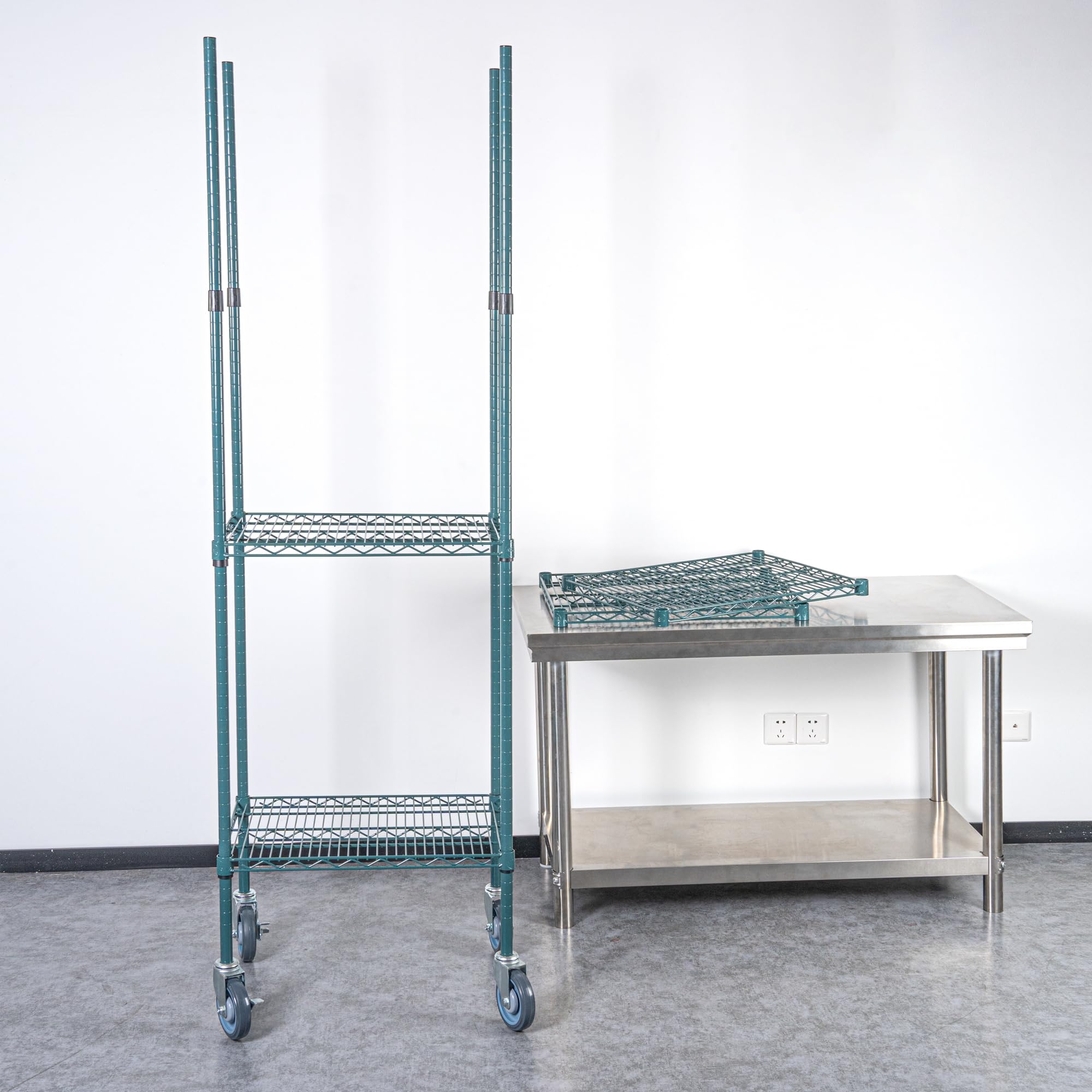 Restaurantware - 74 Inch NSF Certified Epoxy Shelving Posts for Mobile Storage | Green Steel Wire Shelving Poles (Shelves & Casters Sold Separately) | Durable, Corrosion-Resistant Commercial Kitchen Shelving for Restaurants, Warehouses & Food Service Areas