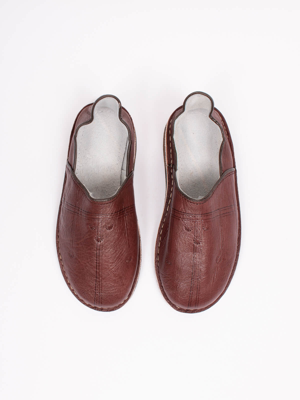 Authentic Moroccan Berber Babouche Slippers - Soft Leather Comfortable House Shoes for Men & Women - Perfect for Home, Lounge & Cultural Fashion (Brown)