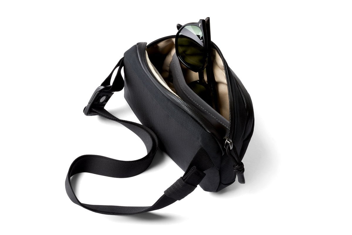 Bellroy Venture Hip Pack 1.5L - Water-Resistant Waist Bag for Travel, Hiking & Everyday Use - Compact Crossbody Fanny Pack with Adjustable Strap (Black)