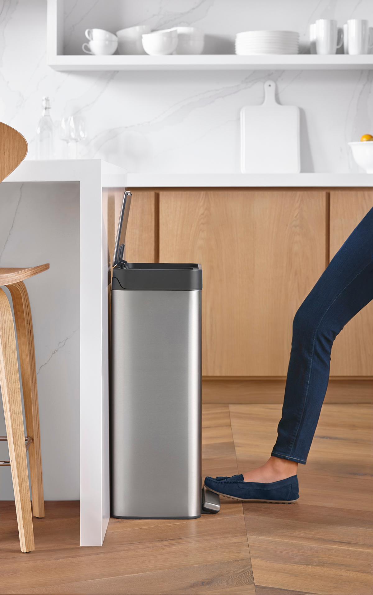 8 Gallon Stainless Steel Step Trash Can with Foot Pedal - Durable Kitchen Garbage Bin for Home, Office & Restaurant Use