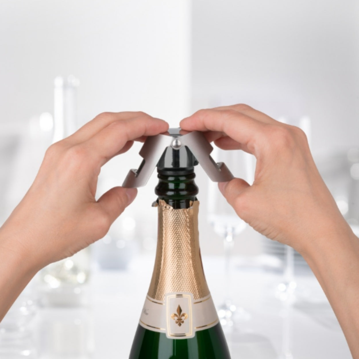 Premium Trudeau 2.5 Sparkling Wine Stopper - Airtight Champagne Cork Preserver for Bubbles - Perfect for Parties, Weddings & Home Entertaining