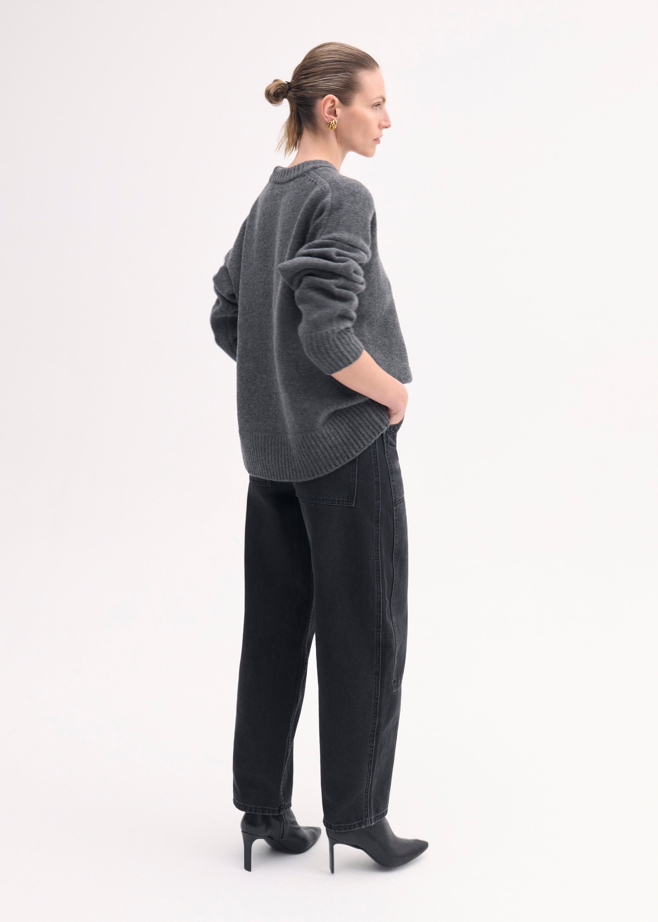 Premium Wool Cashmere Boyfriend Crew Neck Sweater for Women - Soft & Cozy Grey Pullover for Casual Outings & Winter Layering