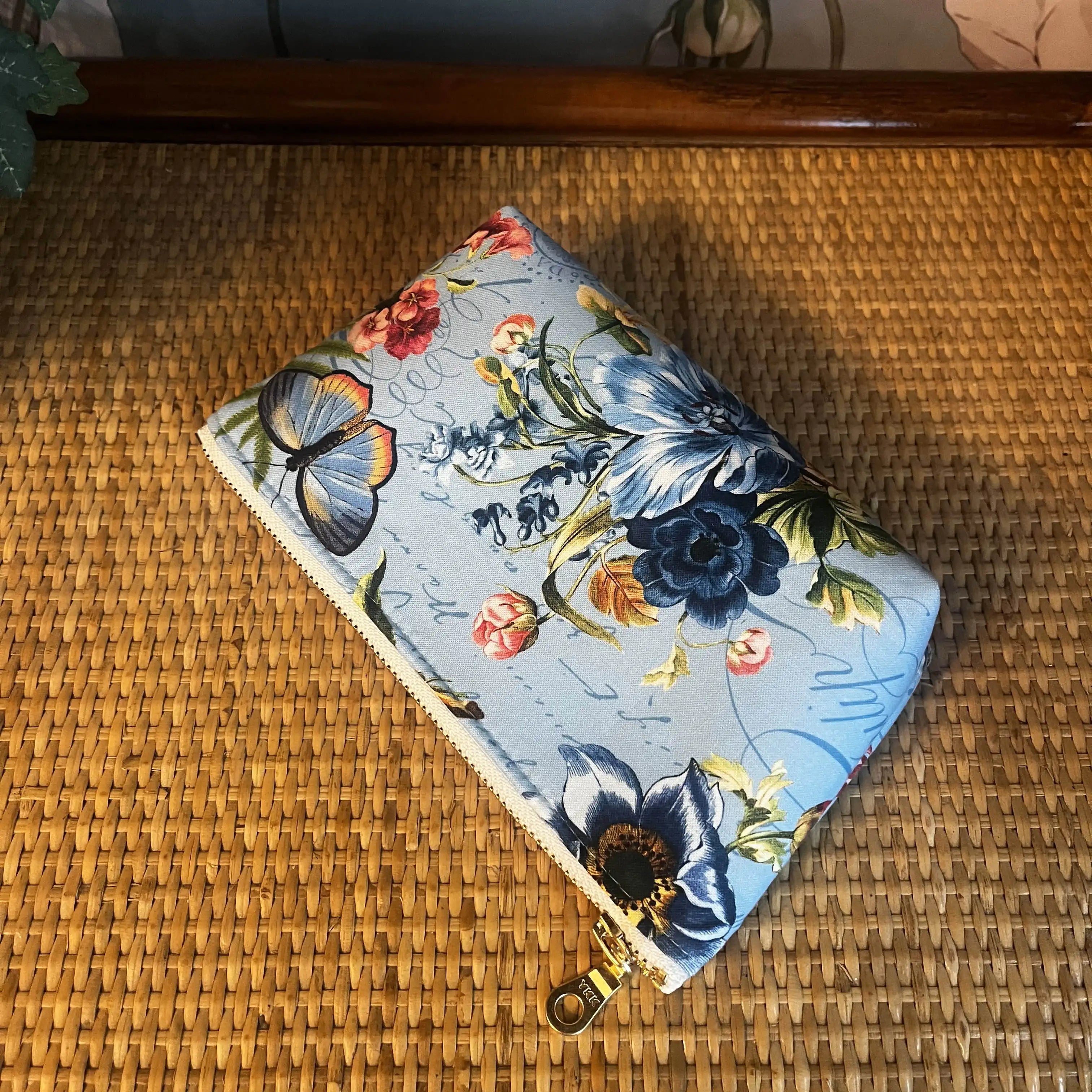Small Blue Butterfly Print Carry All Bag - Lightweight & Durable Tote for Women, Travel, Beach, Shopping & Daily Use