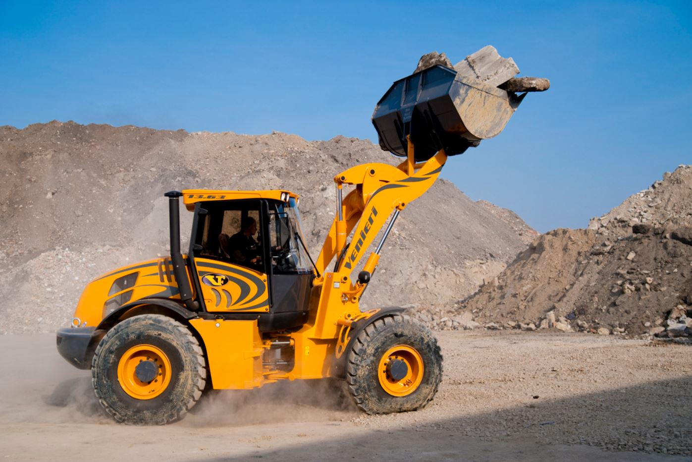 Venieri 13.63C Wheel Loader - Heavy Duty Construction Equipment for Excavation, Loading & Material Handling | Perfect for Construction Sites, Landscaping & Farm Use