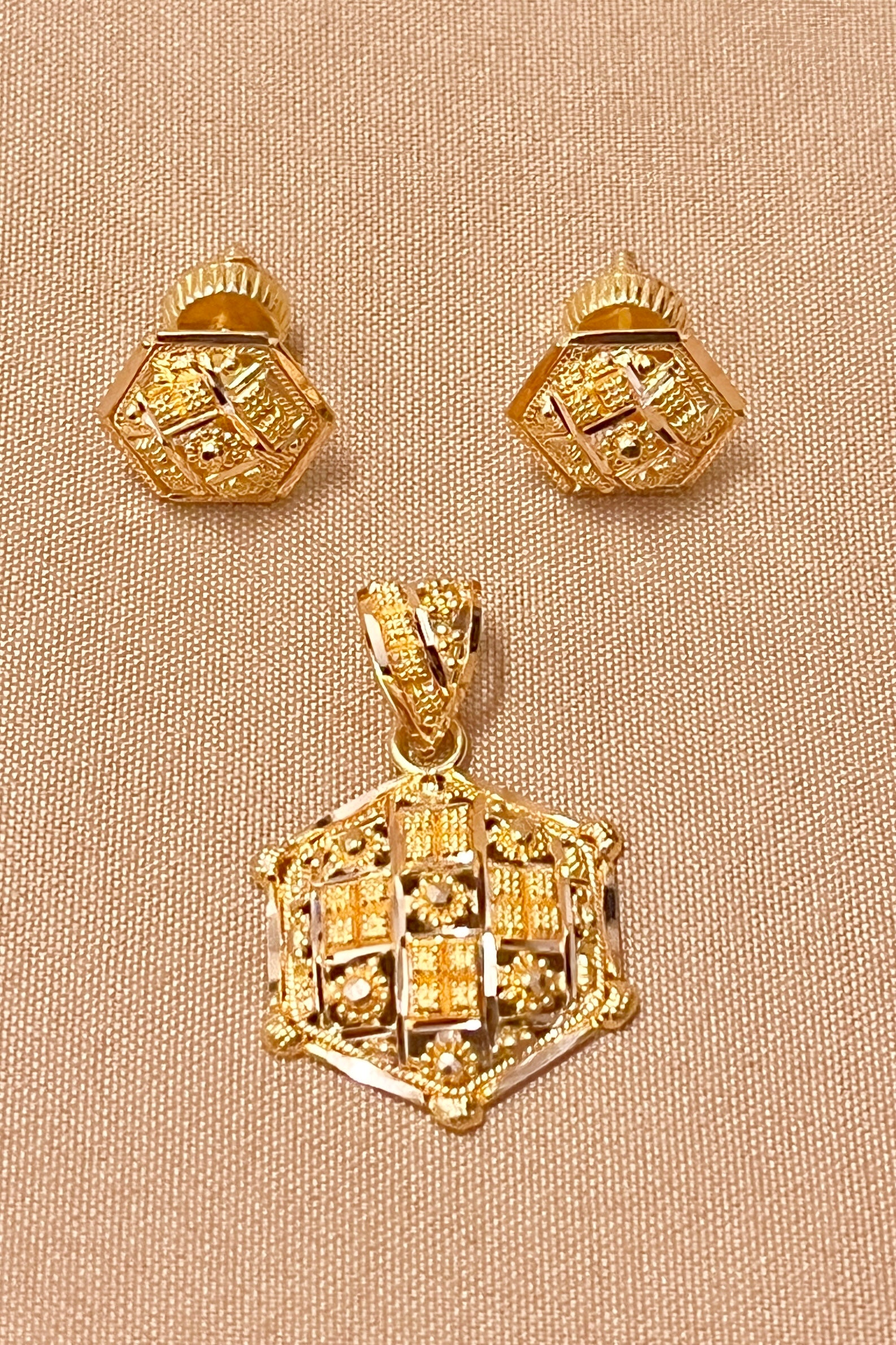 22KT Gold Hexagon Pendant Necklace Set - Elegant Designer Jewelry for Women, Perfect for Weddings, Parties & Special Occasions (D108)