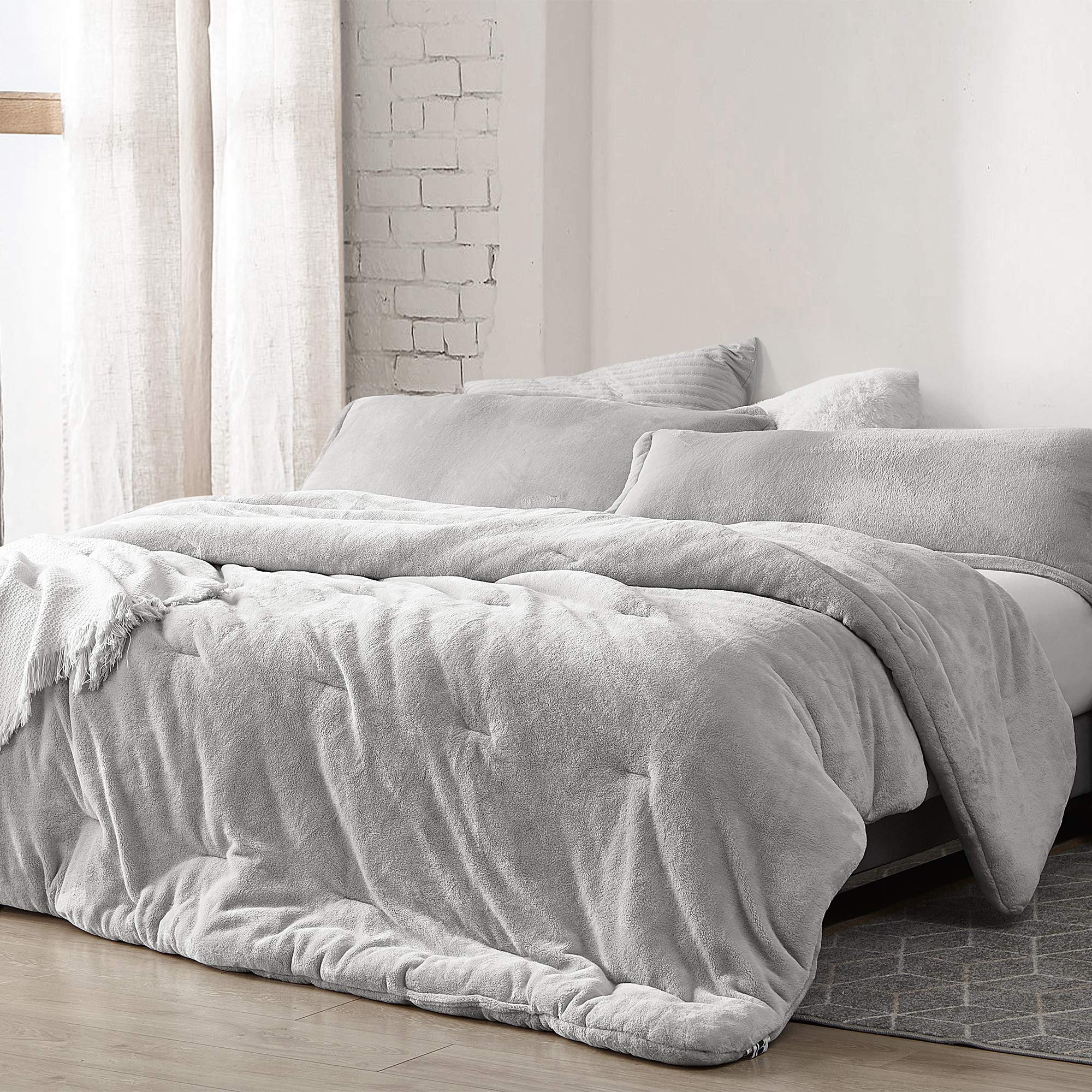 Byourbed Coma Inducer Oversized Queen Comforter Set - Ultra Soft & Comfortable - Glacier Gray - Perfect for Cozy Bedroom Decor & Cold Weather Sleep