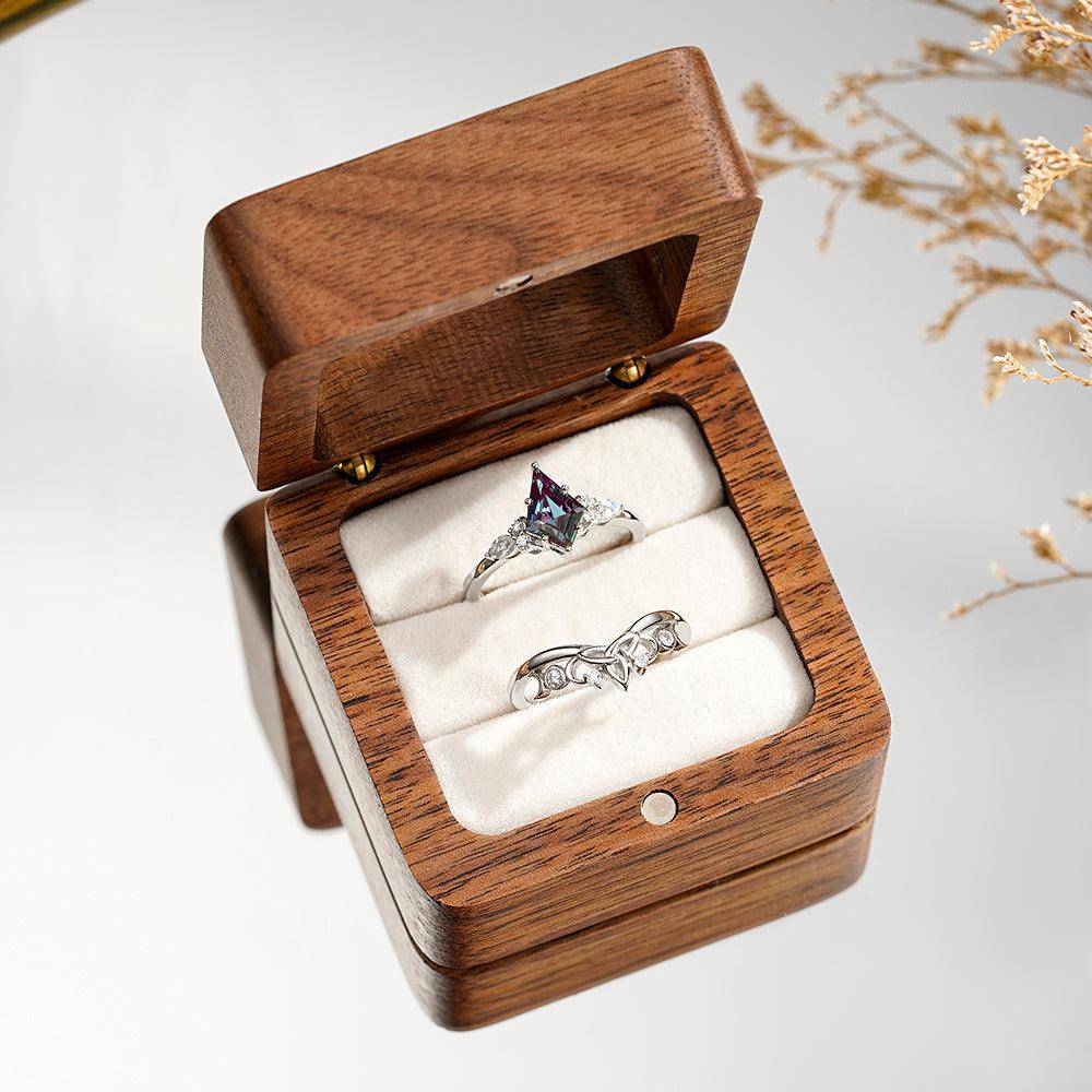 2 CT. Art Deco Unique Kite Cut Alexandrite Engagement Ring Set With Moonstone Accents - Perfect for Proposals, Anniversaries & Vintage-Inspired Weddings