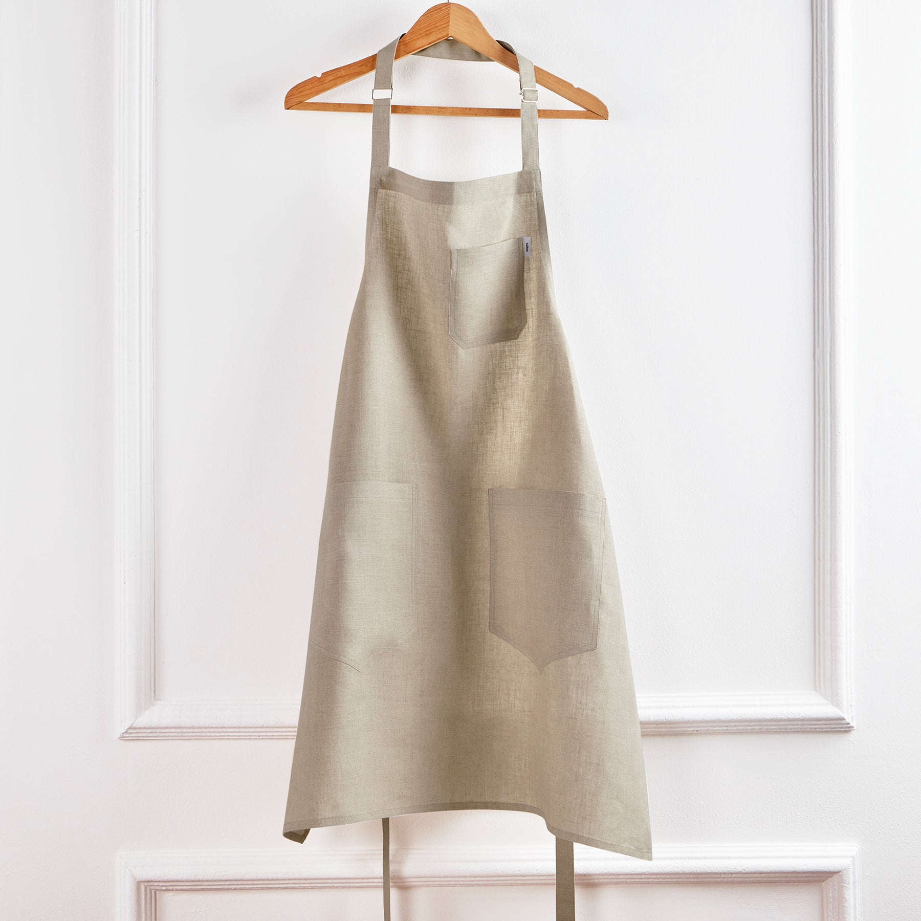 Premium Linen Bib Apron for Cooking, Baking & Grilling - Durable & Stylish Kitchen Apron for Chefs & Home Cooks - Perfect for BBQ, Baking & Crafting