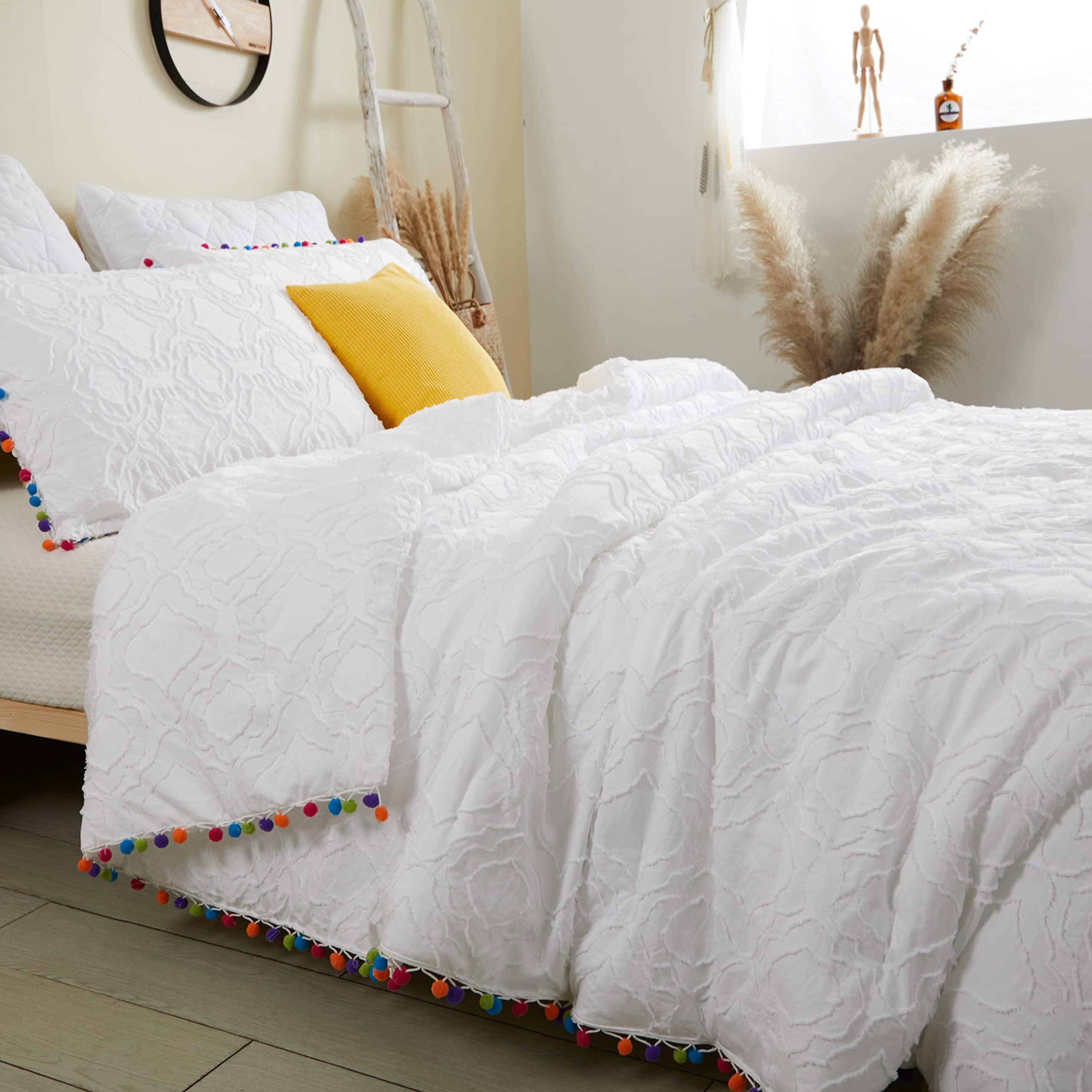 Boho Comforter Set Queen 3-Piece - White Tassel Shabby Chic Jacquard Bedding with Ruffles | Vintage & Elegant Bohemian Style for Teen Girls & Baby Nursery | Perfect for Cozy Bedrooms, Dorm Rooms & Boho-Themed Decor