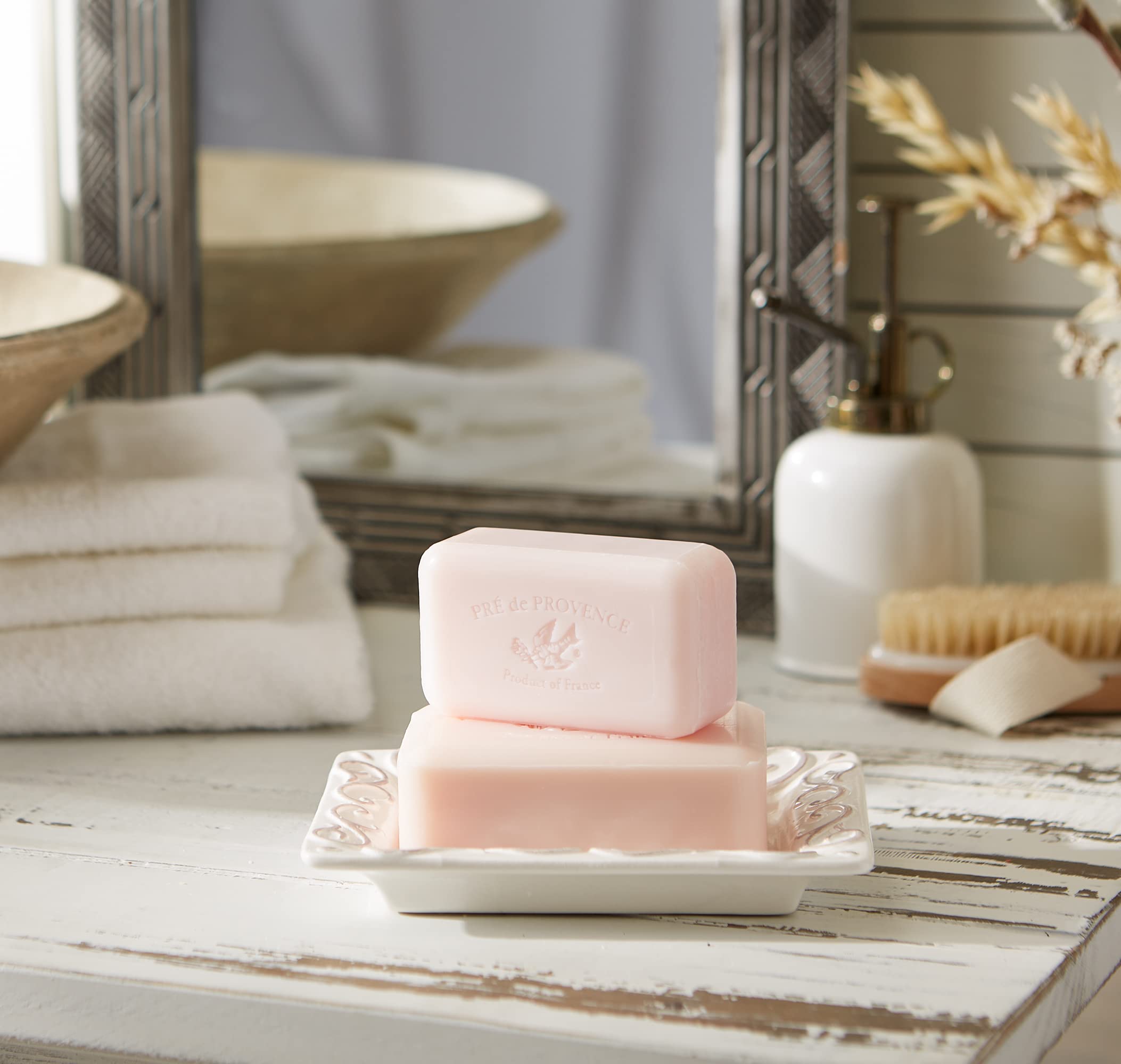 Pre de Provence Artisanal Soap Bar with Organic Shea Butter - Natural French Skincare, Quad Milled for Smooth Lather - Lily of the Valley Scented, 8.8 oz - Perfect for Daily Bathing, Spa Days & Luxury Gifts