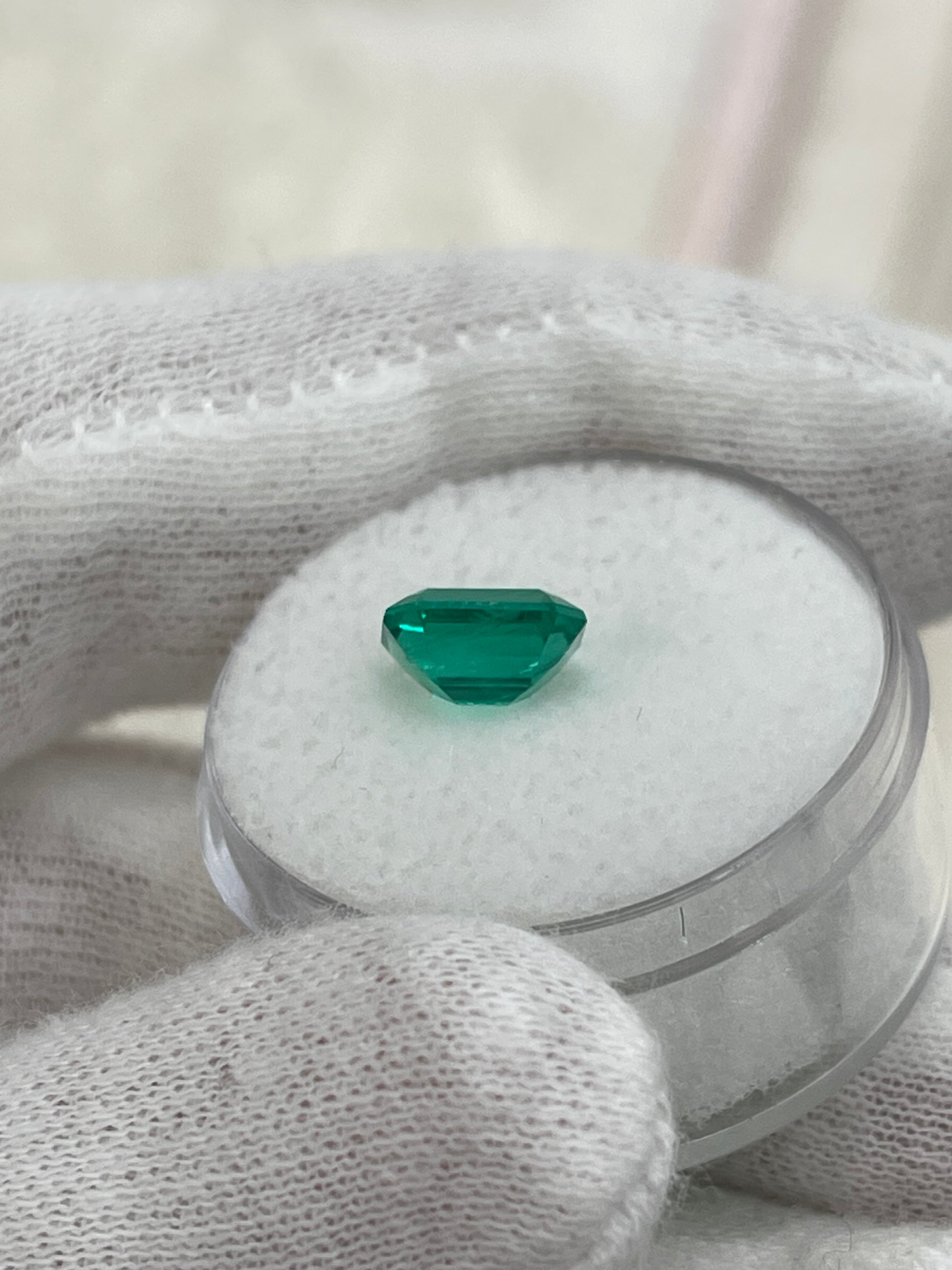 1.49 Carat 8x6mm Vivid Bluish Green Colombian Emerald Gemstone - Emerald Cut Natural Loose Gem for Jewelry Making & Engagement Rings