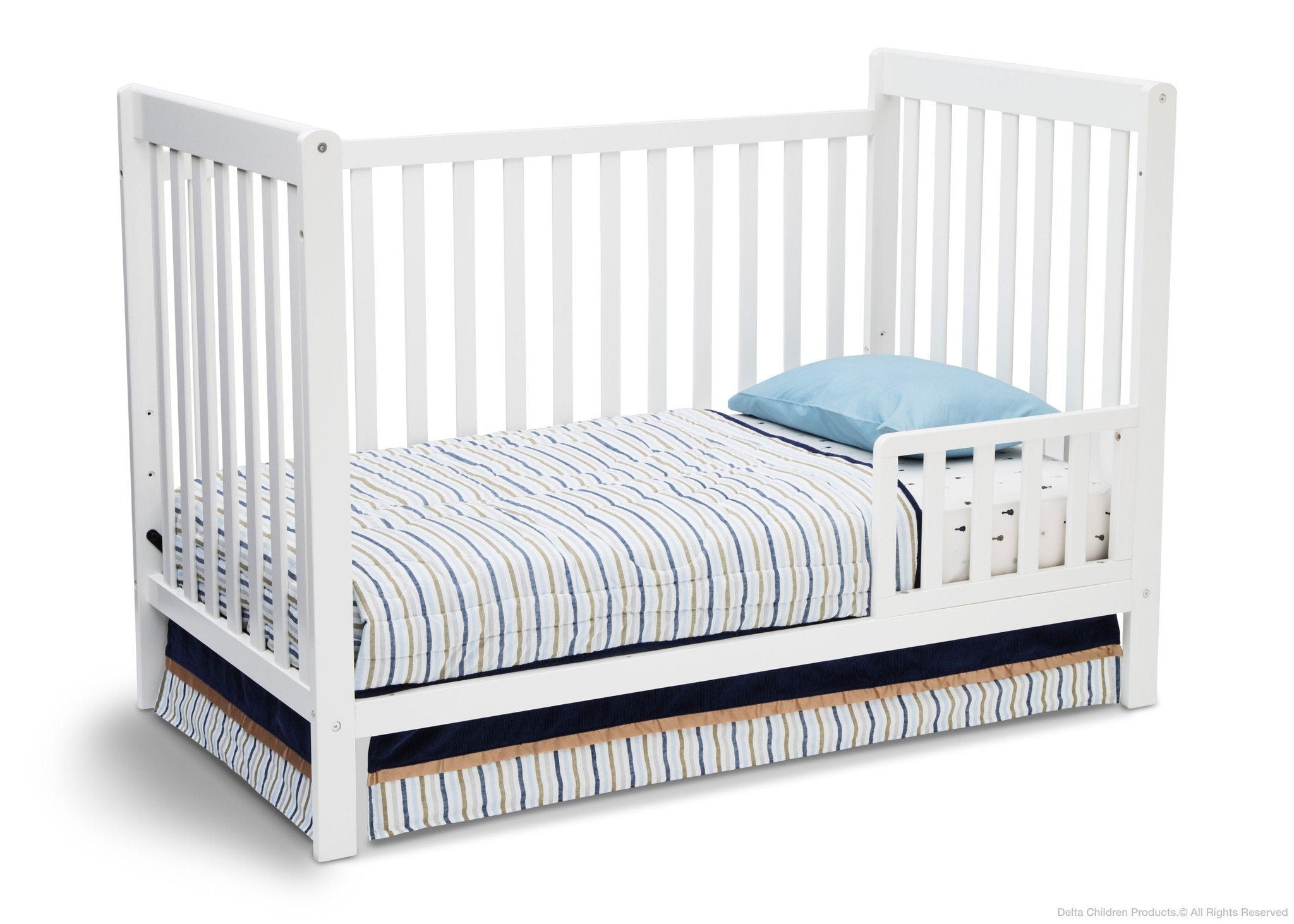 3-in-1 Convertible Baby Crib with Adjustable Height - Toddler Bed & Daybed - Perfect for Nursery, Bedroom & Small Spaces