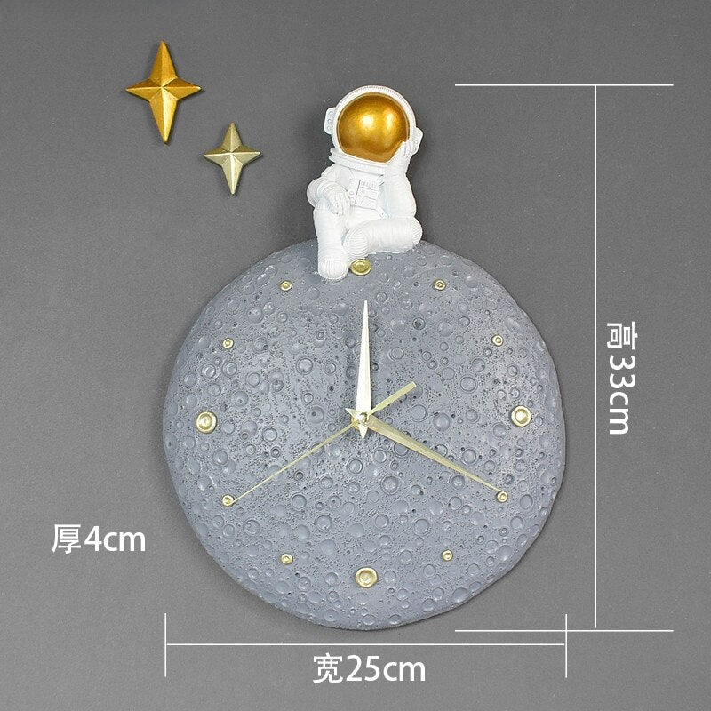 Stylish Modern Light Luxury Astronaut Wall Clock - Unique Home & Office Decor for Space Enthusiasts