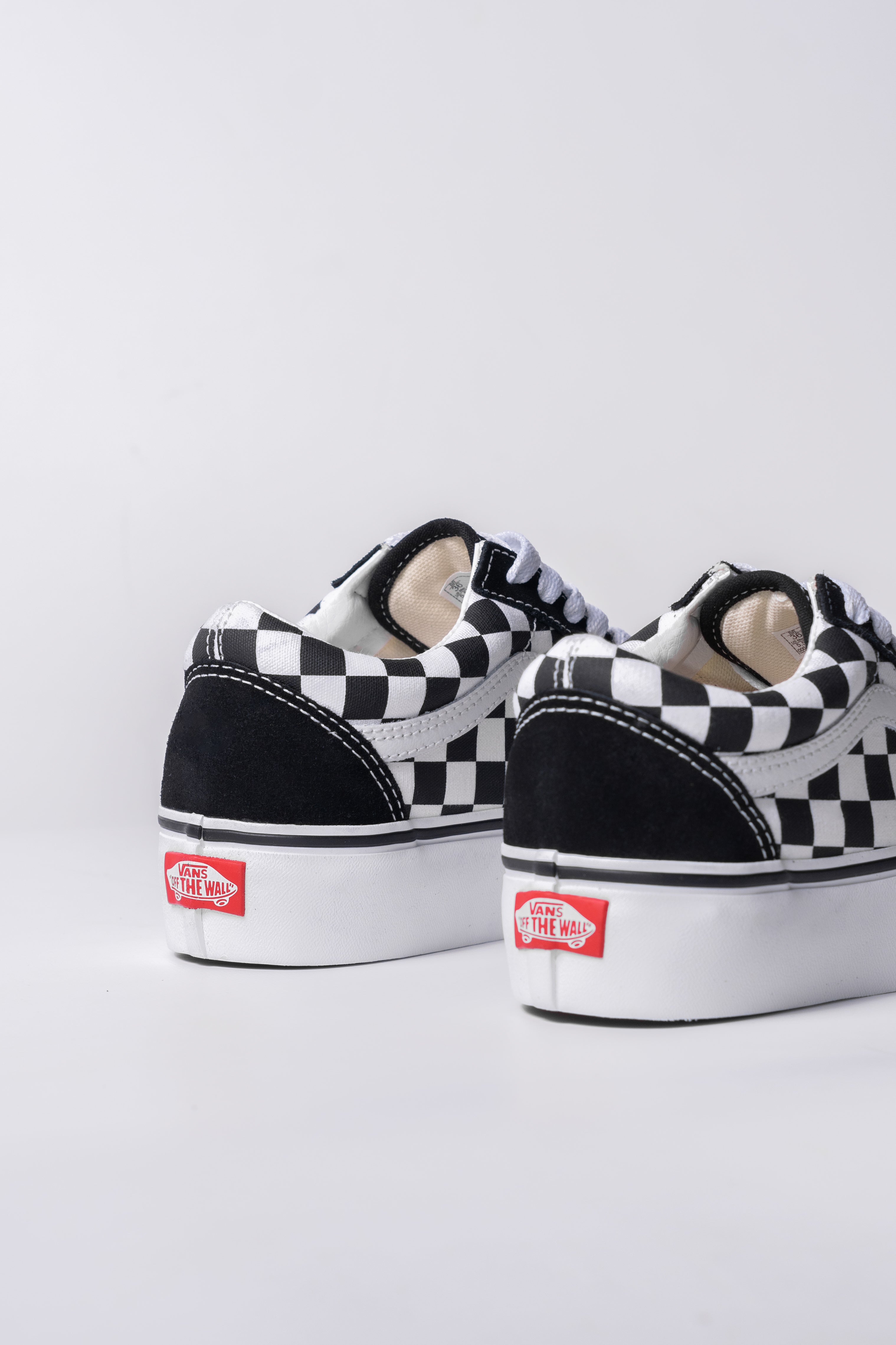 Vans Old Skool Platform Sneakers for Women & Men - Classic Skate Shoes with Cushioned Comfort - Perfect for Streetwear, Skateboarding & Casual Outfits