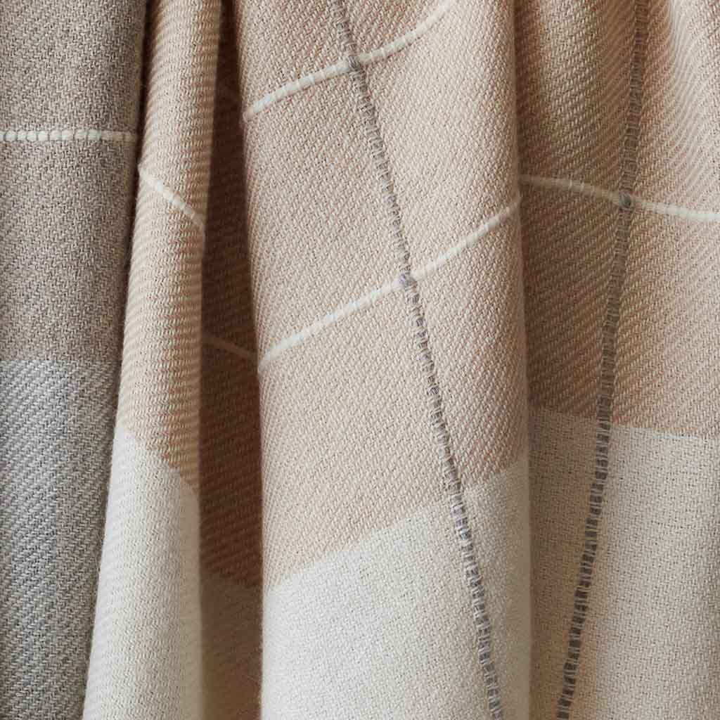 Soft & Cozy Aurora Alpaca Throw Blanket - Luxurious 100% Baby Alpaca Wool for Bed, Couch & Home Decor - Perfect for Winter Warmth & Gift Giving