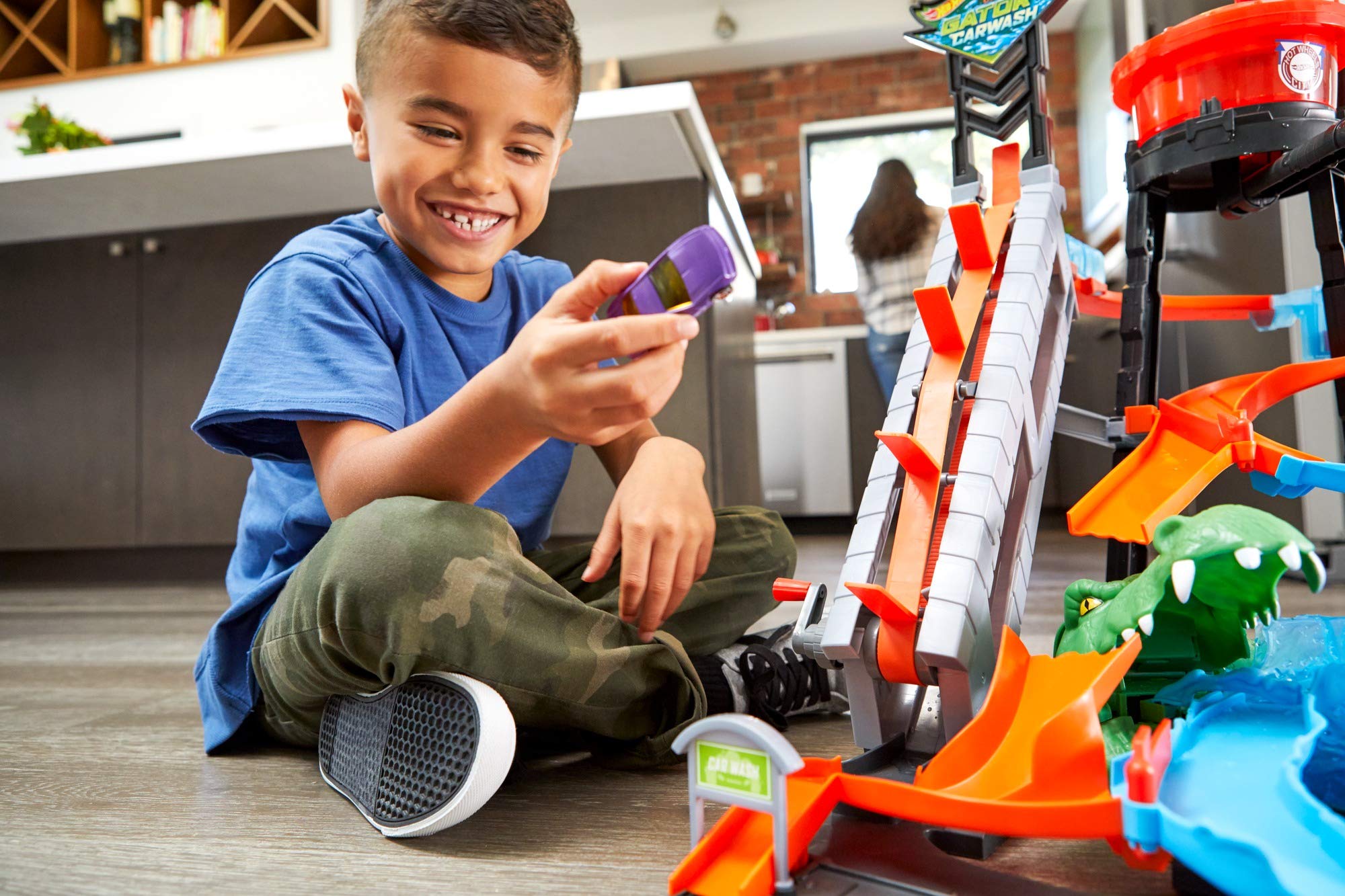Hot Wheels City Car Wash Playset with Giant Gator Toy - Interactive Race Track for Kids, Die-Cast Vehicle Playset - Perfect for Pretend Play & Car Racing Games at Home