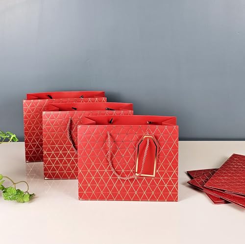 Red 17.5 cm x 23 cm