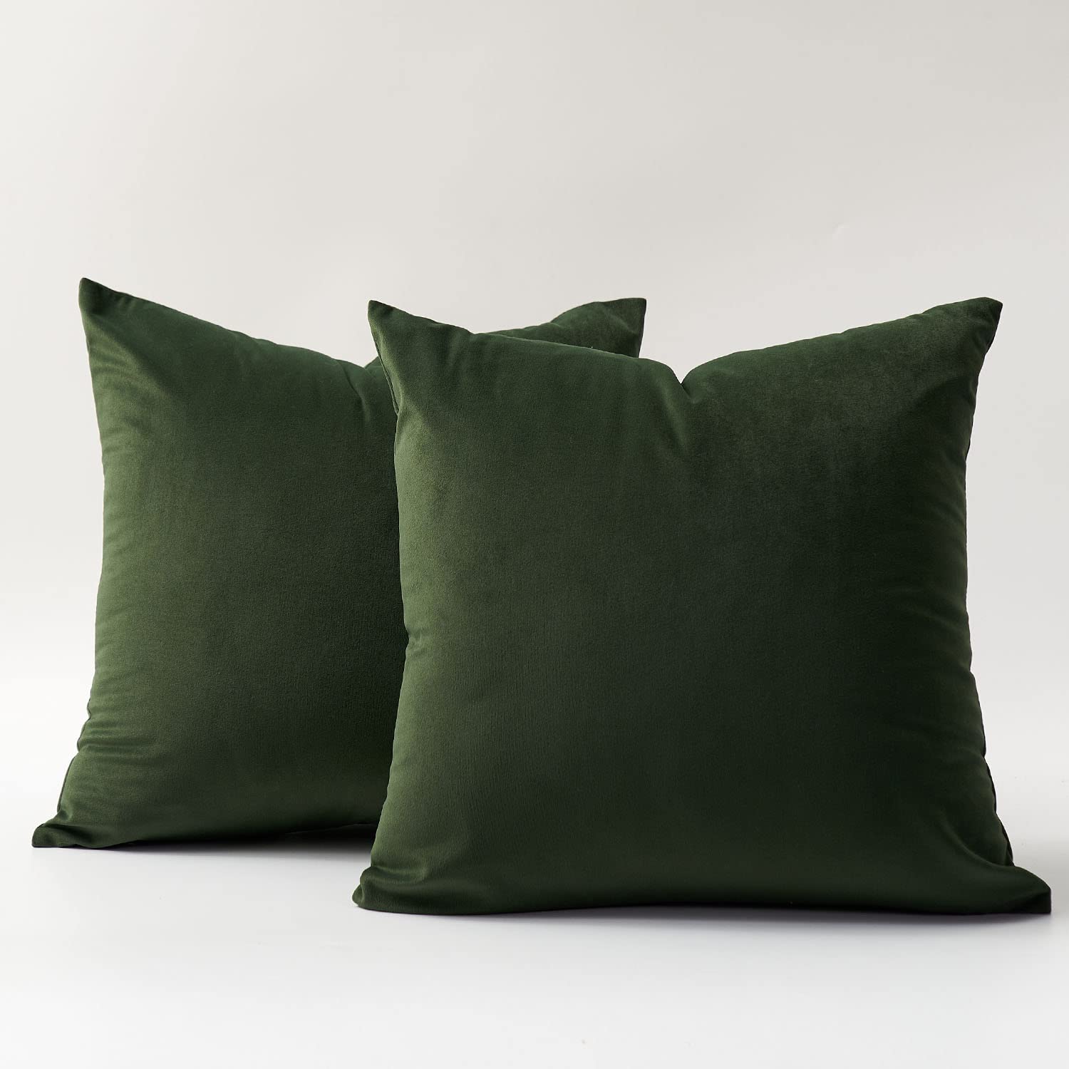 DOMVITUS 20x20 Inch Velvet Pillow Covers Set of 2 - Soft Square Decorative Throw Pillow Cases for Couch, Sofa & Bed - Luxury Accent Cushion Covers in Army Green - Perfect for Living Room, Bedroom & Home Decor