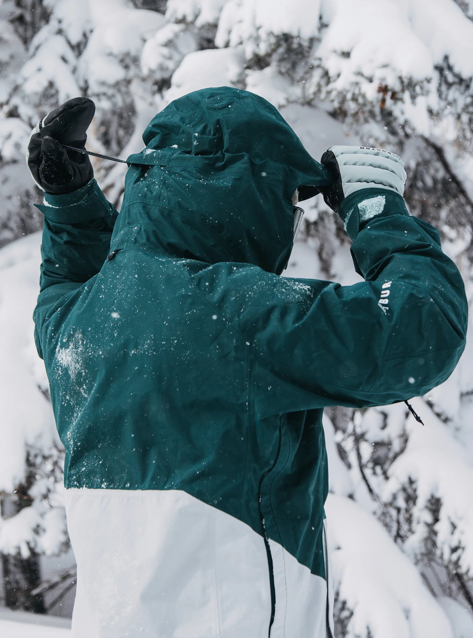 Burton AK GORE-TEX Velocity Anorak Jacket 2025 - Waterproof & Breathable Snowboard Outerwear for Men & Women | Perfect for Skiing, Snowboarding & Winter Adventures