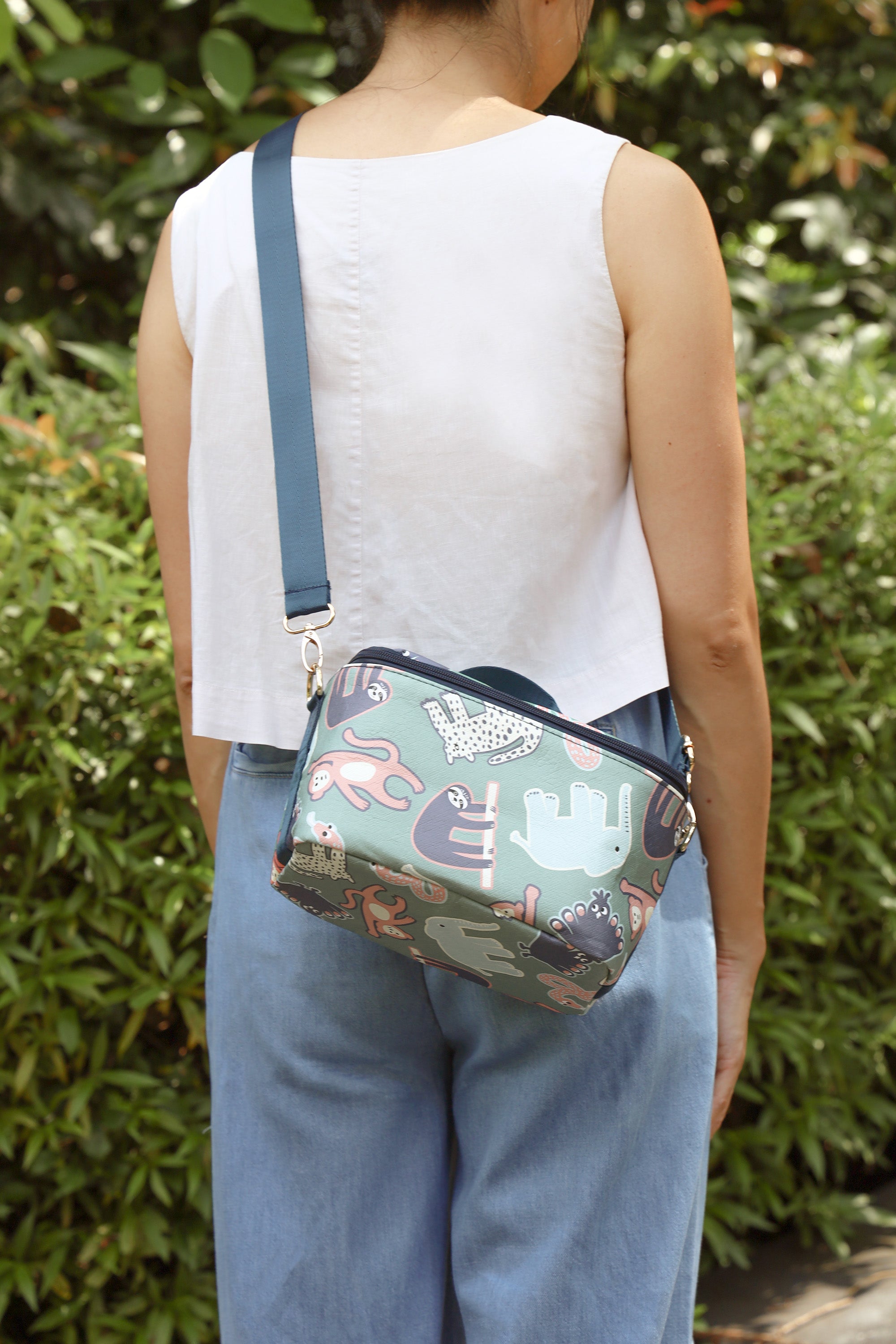 Nom Nom Cooler Insulated Lunch Bag - Jungle Mingle Pattern Leakproof Lunch Tote for Work, School & Picnics - Perfect for Adults & Kids