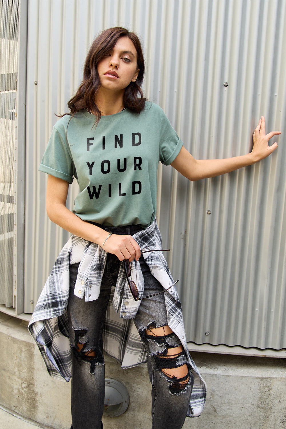 Plus Size FIND YOUR WILD Short Sleeve T-Shirt for Women - Comfortable Casual Tee for Everyday Wear, Outdoor Adventures & Street Style