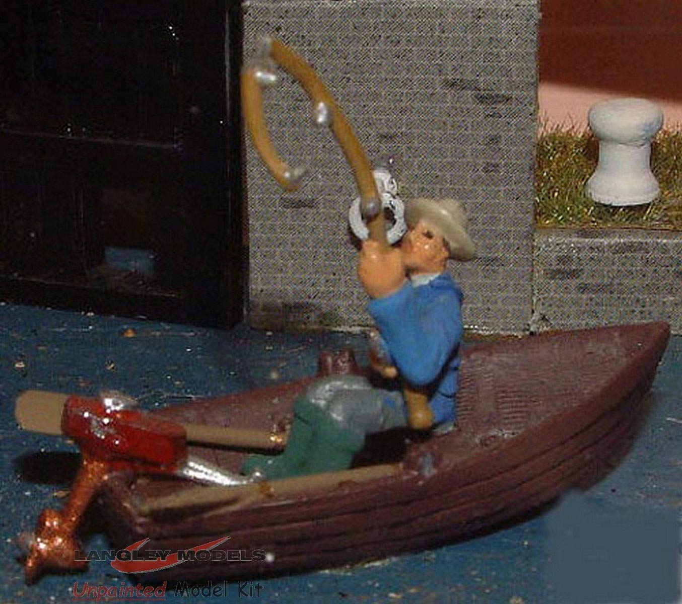 Langley Models Rowing Boat with Fisherman - OO Scale Unpainted Metal Model Kit F136 - Perfect for Collectors, Diorama Scenes & Model Train Enthusiasts