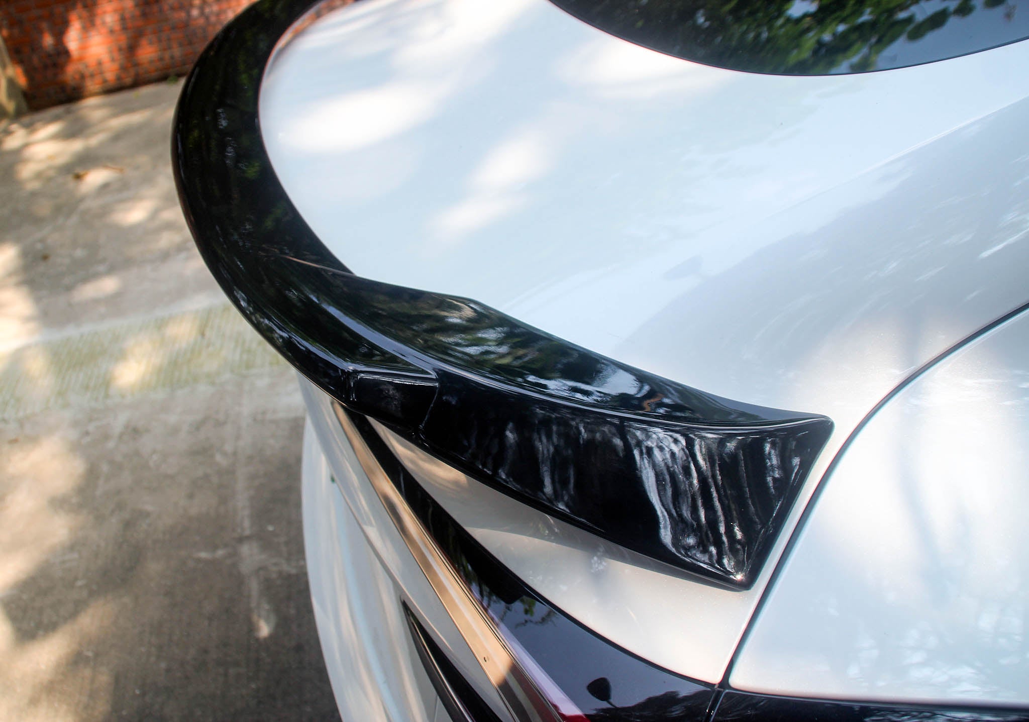 High-Performance Sporty Style Spoiler for Tesla Model 3 & 2024+ Model 3 Highland - Enhance Aerodynamics & Style for Street Racing & Car Shows