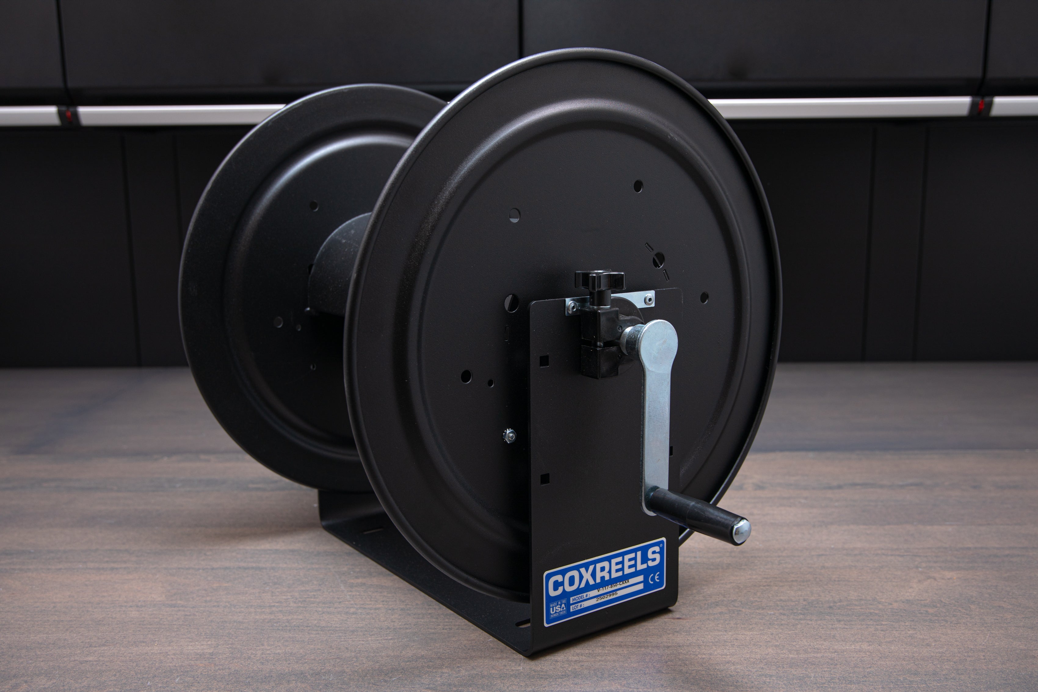 High-Quality Coxreels Vacuum Hose Reel for Industrial & Home Use - Durable Retractable Air Hose Storage Solution for Workshops, Garages & Cleaning