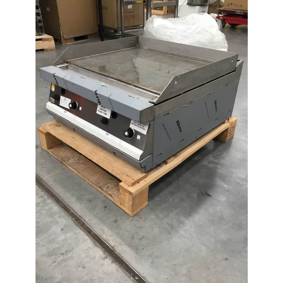 Fagor FTG7 10L 700 Series Natural Gas 2-Zone Mild Steel Fry Top - Commercial Kitchen Griddle for Restaurants & Catering