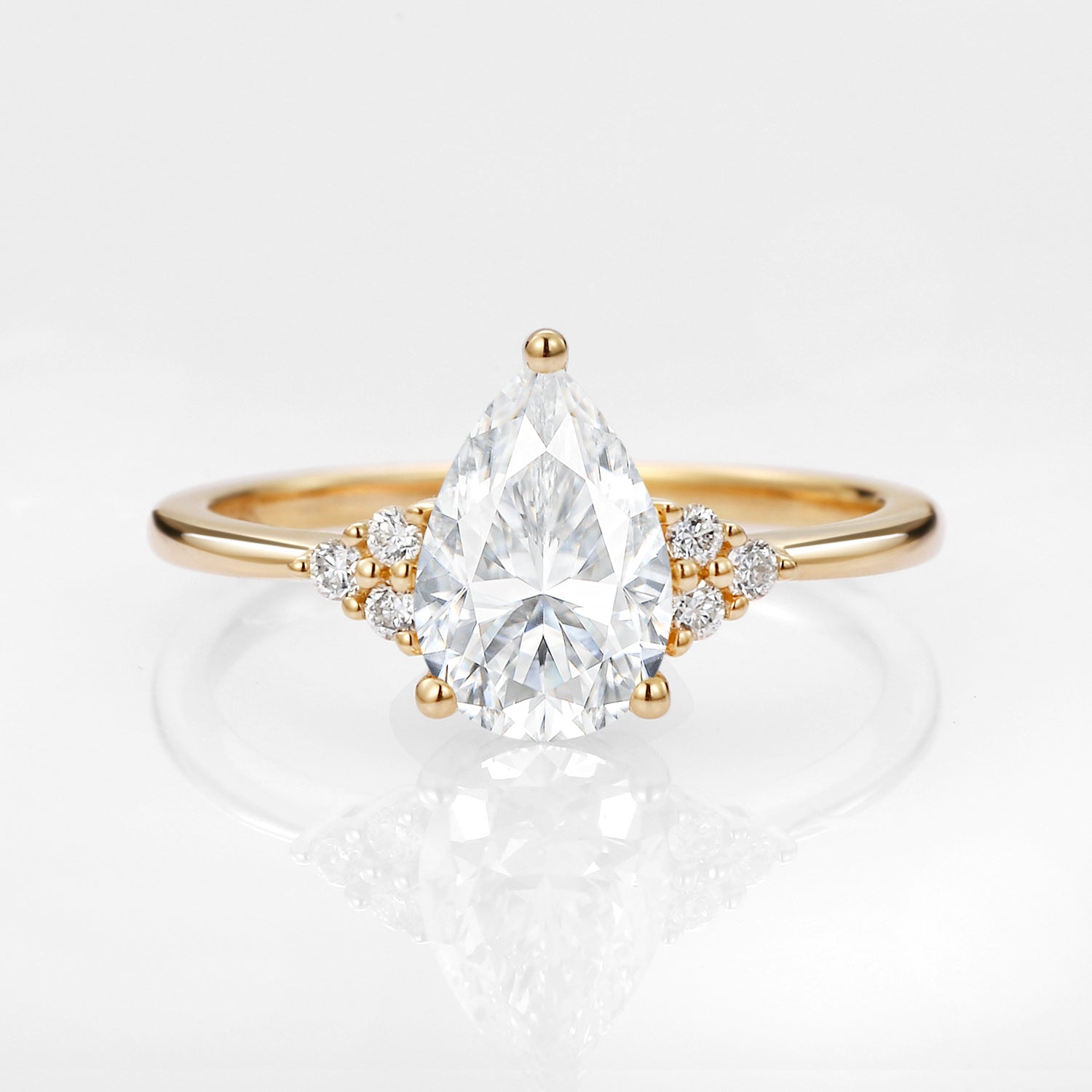 1.5ct Pear Cut Moissanite Vintage Cluster Ring - Elegant Engagement & Wedding Jewelry for Women - Perfect for Proposals, Anniversaries, and Special Occasions