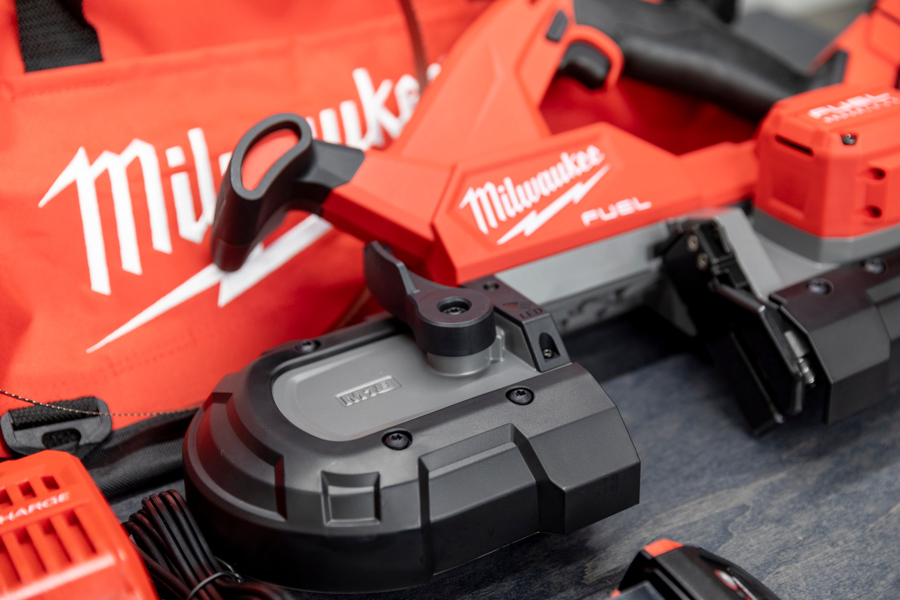 Milwaukee M18 FUEL Compact Band Saw - Cordless Portable Cutting Tool for Metal, Wood & PVC - Perfect for Construction, Plumbing & DIY Projects