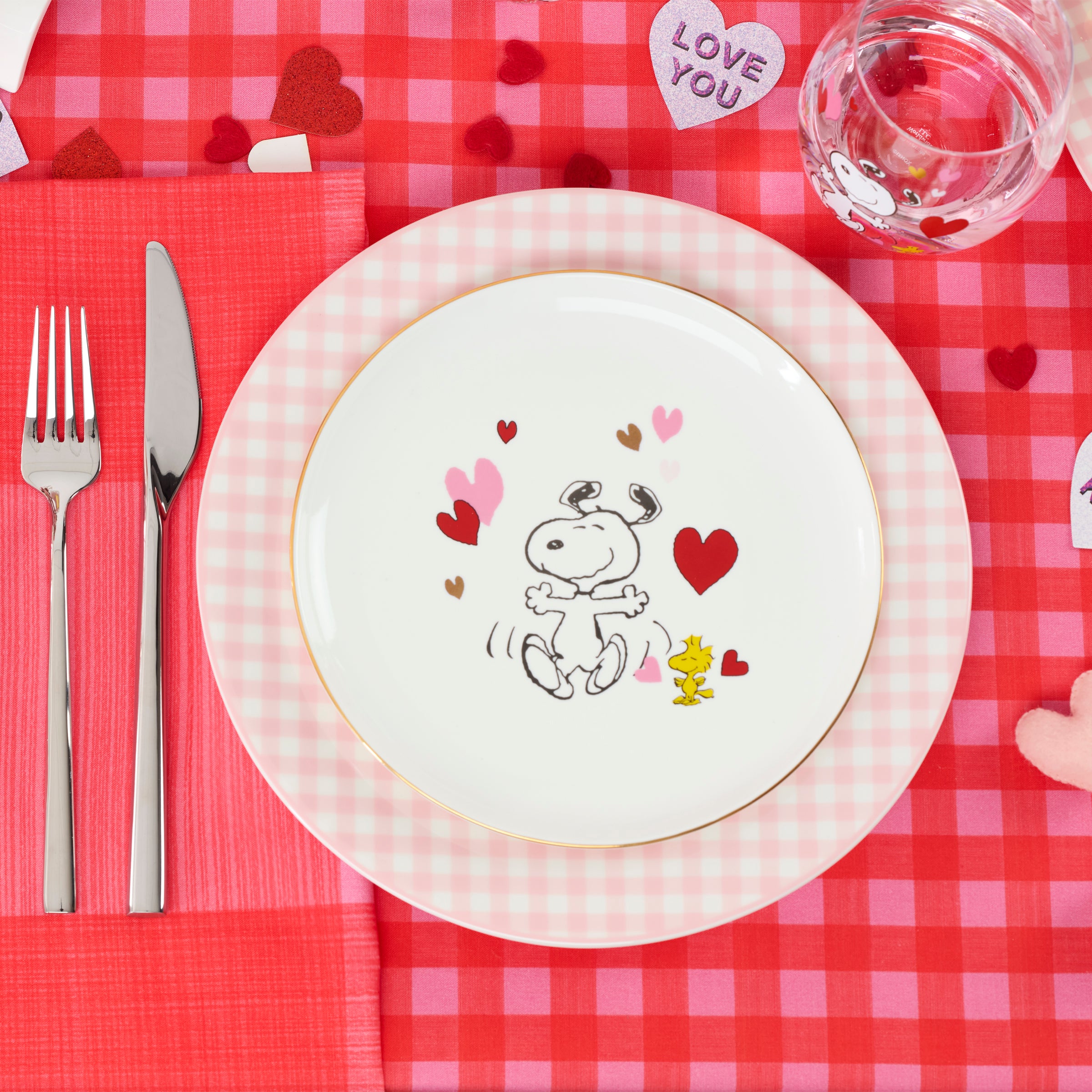 Snoopy Valentine's Day Dinner Plates Set of 4 - Cute Cartoon Character Themed Tableware for Romantic Dinner, Party Decorations & Holiday Celebrations