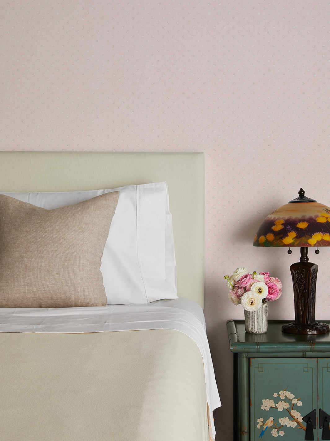 Sarah Jessica Parker Dotted Swiss Pink Wallpaper - Elegant Floral Design for Bedroom & Living Room Decor