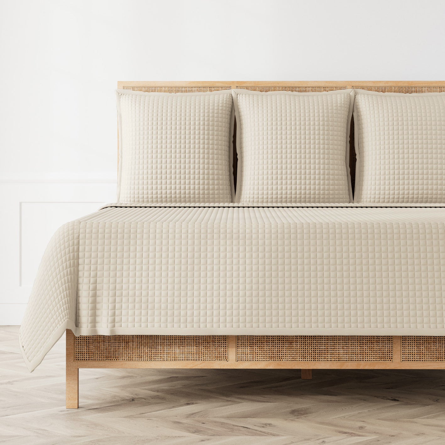 Ready to Bed 2.0 Quilted Coverlet - Soft & Breathable Bedspread for All Seasons | Perfect for Bedroom Decor, Guest Rooms & Cozy Nights
