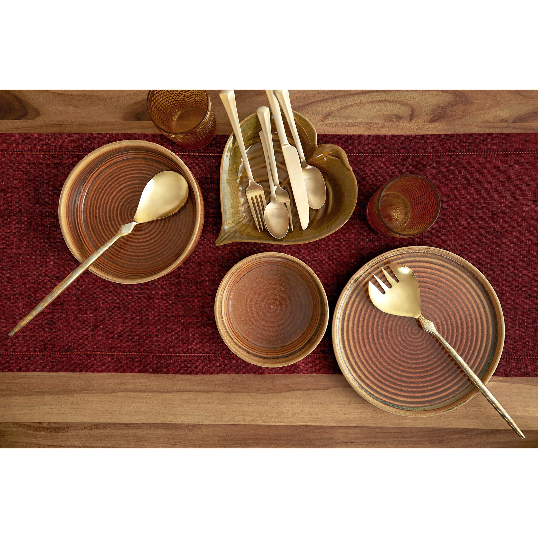 Elegant Milan Table Runner for Dining Room Decor - Perfect for Weddings, Parties, and Holiday Tablescapes