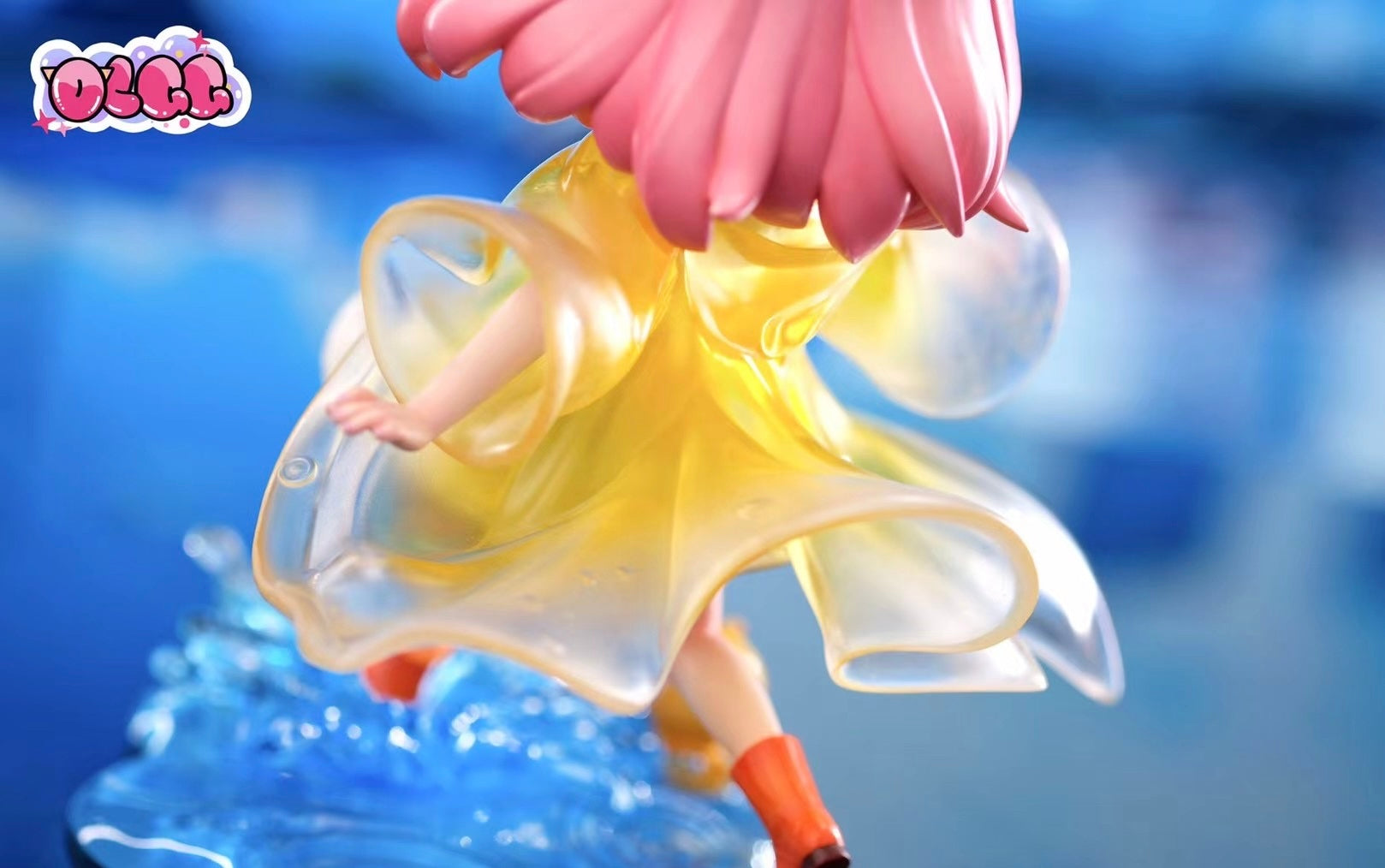 OLGG Studio Running Anya Forger Figure - Spy x Family Anime Collectible for Fans, Home Decor, and Gift Giving
