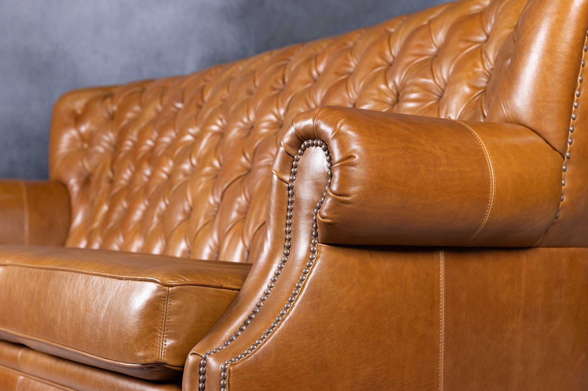Premium Genuine Leather Sofa for Writers - Comfortable Home Office & Study Room Furniture for Relaxing & Reading