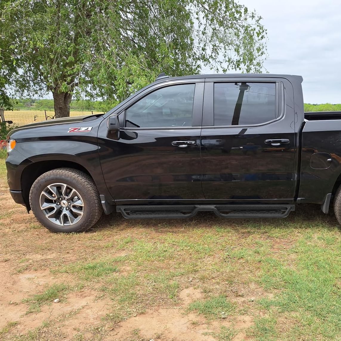 Black Running Boards & Side Steps for 2009-2018 Dodge Ram 1500 Crew Cab (Incl. 2019+ Classic) & 2010-2024 Ram 2500/3500 Crew Cab - Heavy Duty Nerf Bars with Middle Step - Perfect for Off-Roading, Truck Access & Easy Entry/Exit